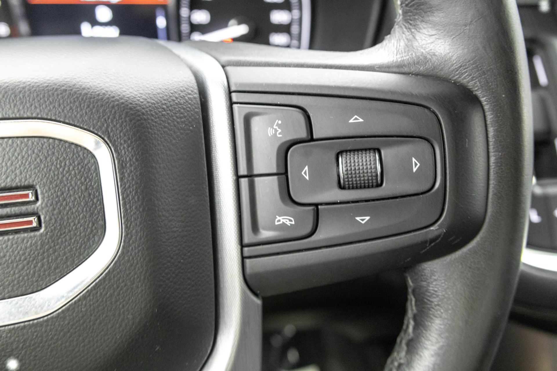 2021 GMC YUKON XL - Image 22