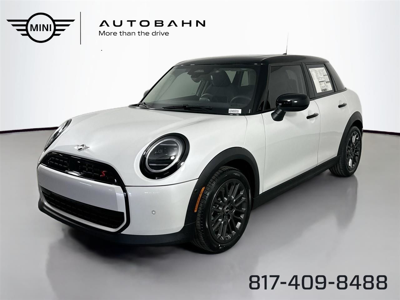 Nanuq White Metallic 2025 MINI Cooper S Signature Trim 4-door Hatchback Hatchback Front-Wheel Drive 7-Speed Automatic