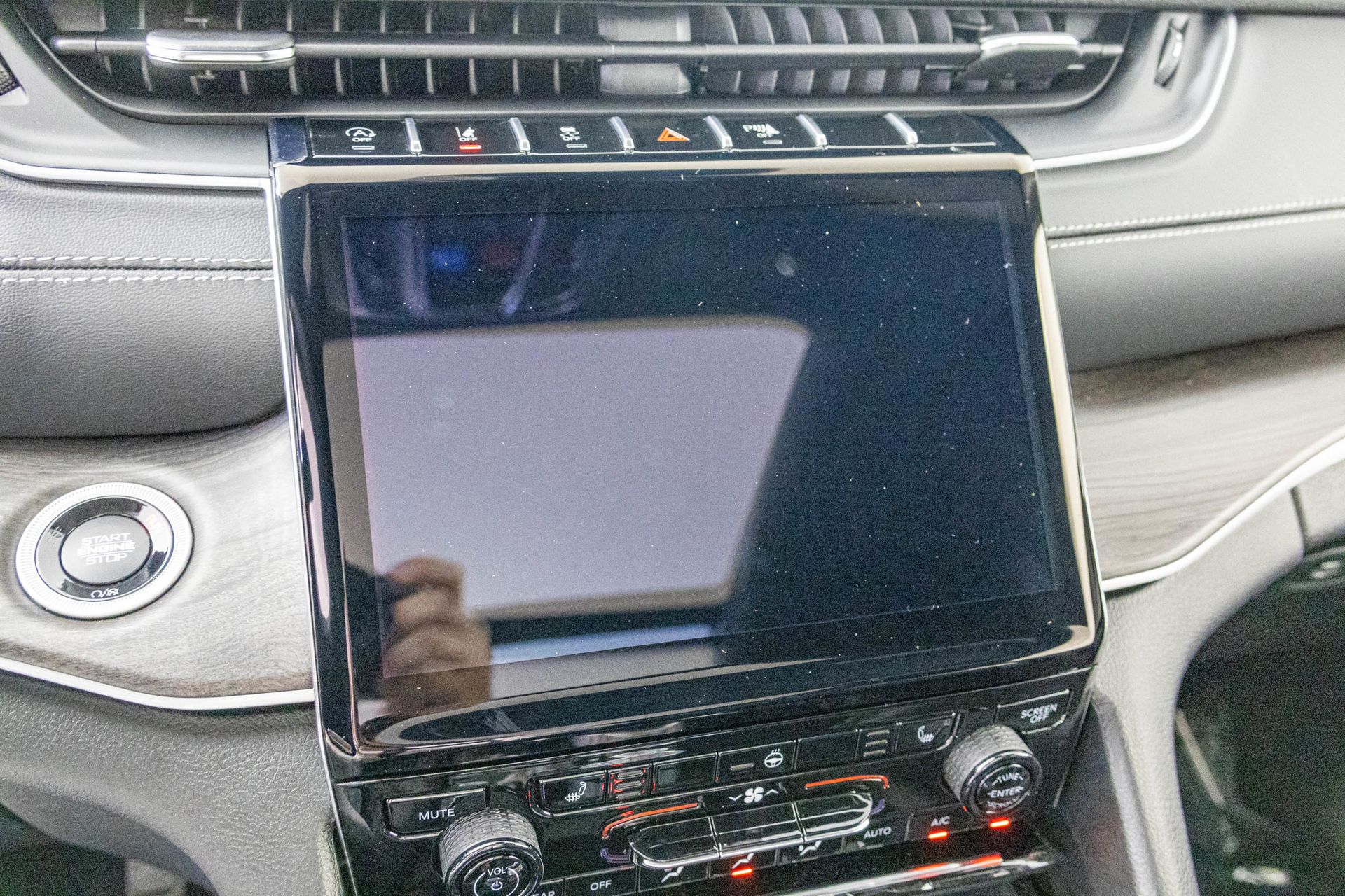 2025 JEEP GRAND CHEROKEE - Image 22