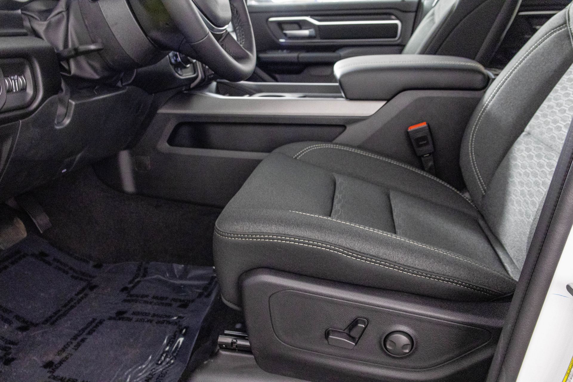 2026 RAM 1500 - Image 30