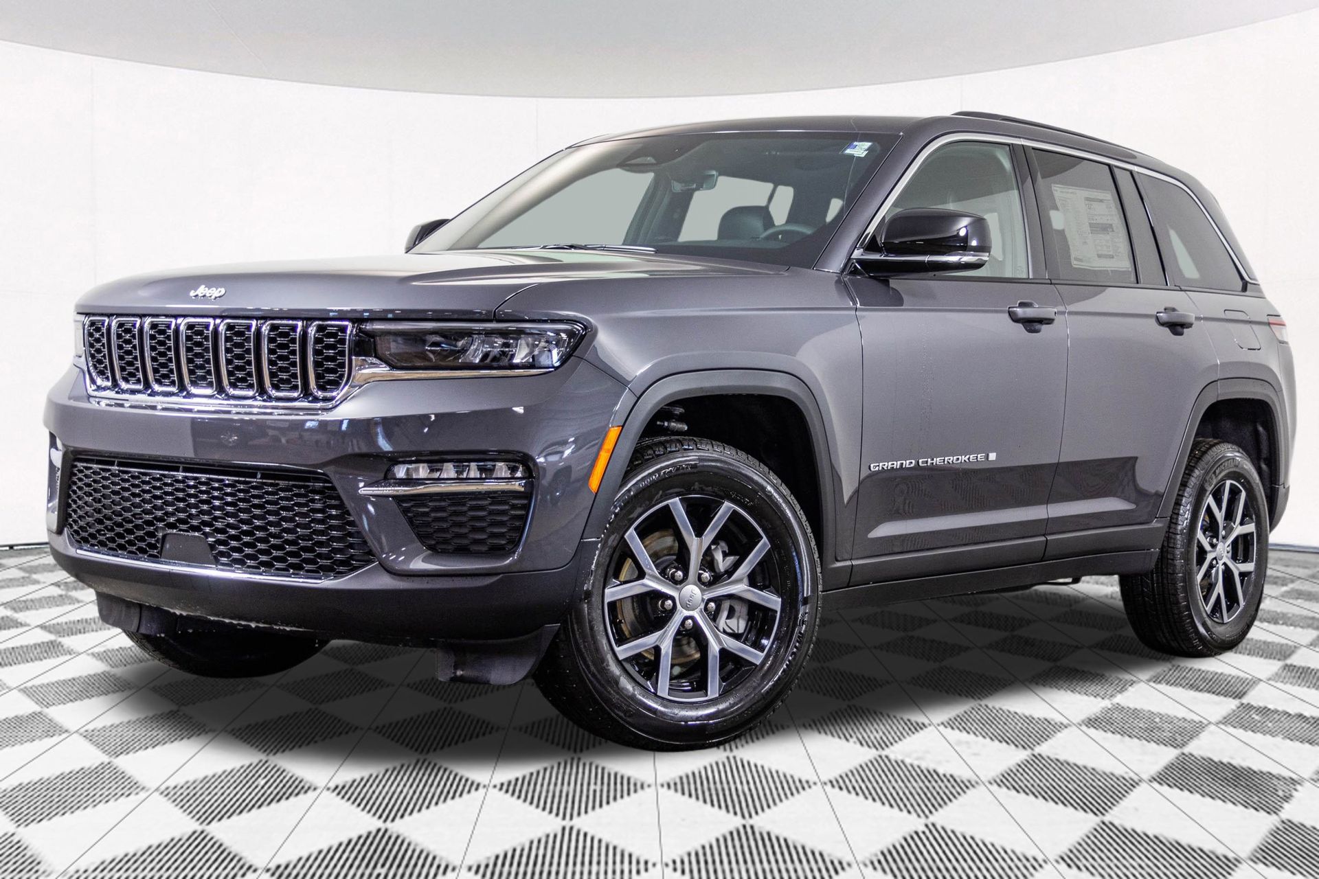 2025 JEEP GRAND CHEROKEE - Image 2