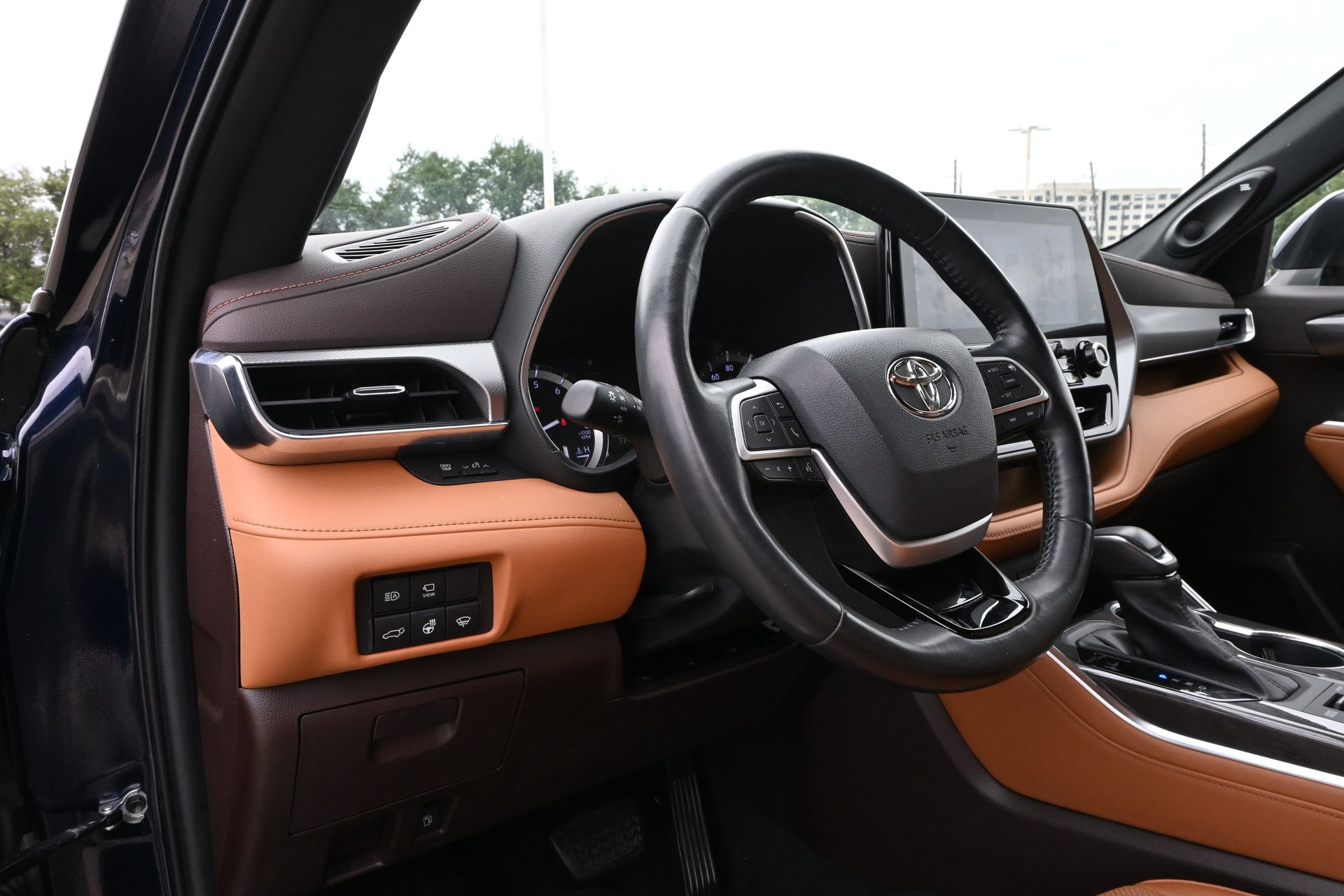 2022 Toyota Highlander Platinum  at Gullo Toyota