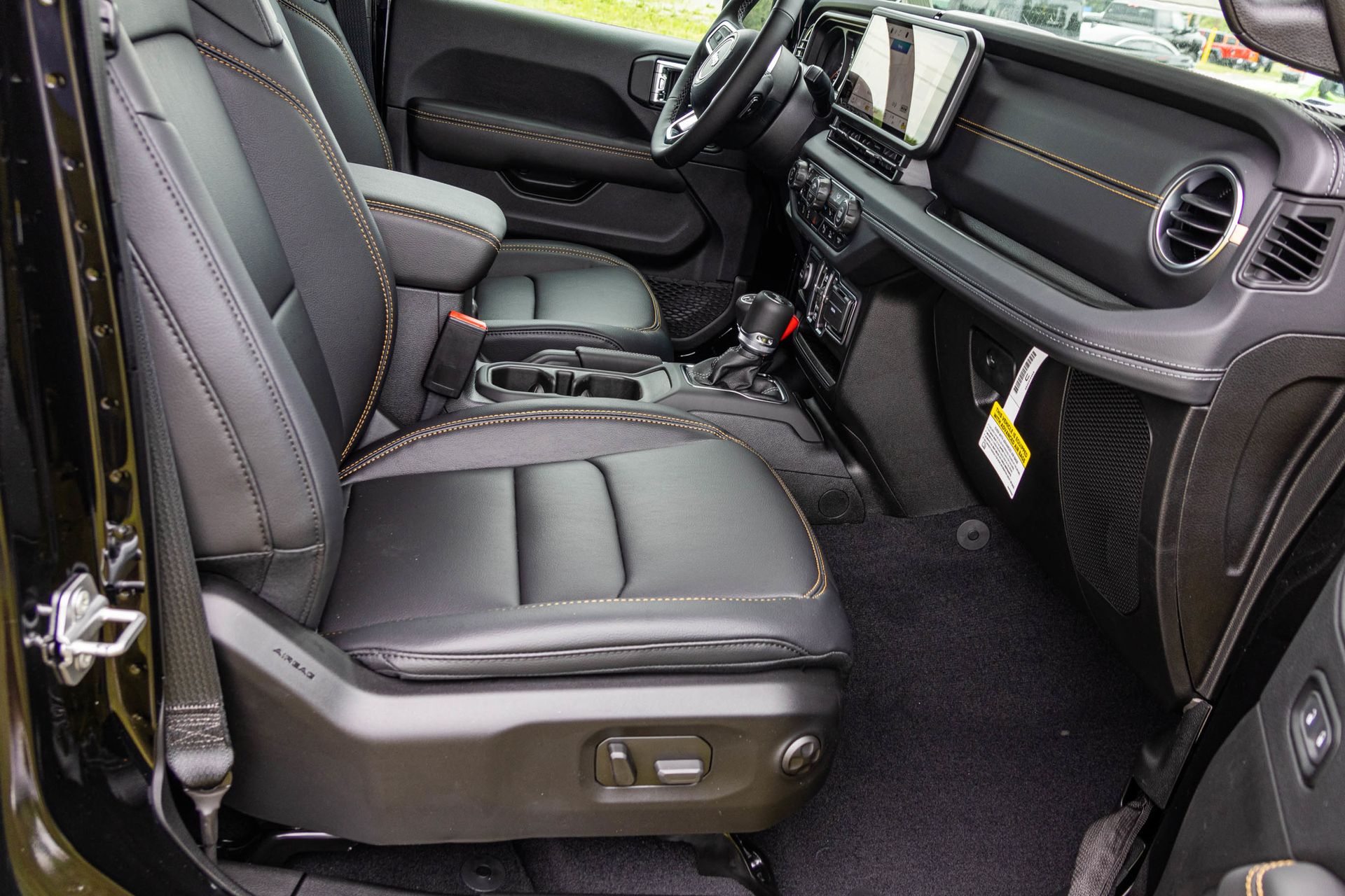 2025 JEEP WRANGLER - Image 38