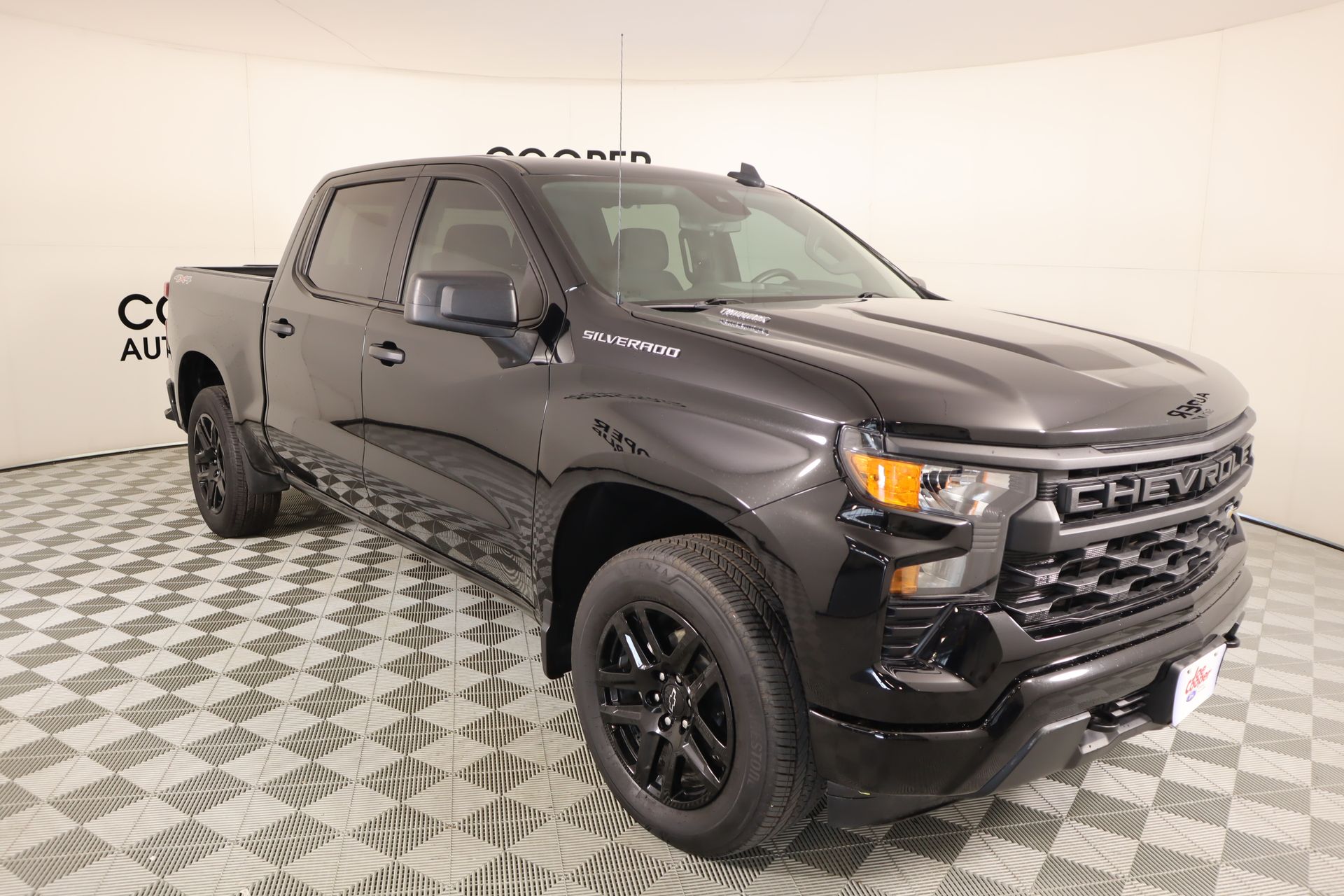 2024 Chevrolet Silverado 1500 Custom Crew Cab 4WD