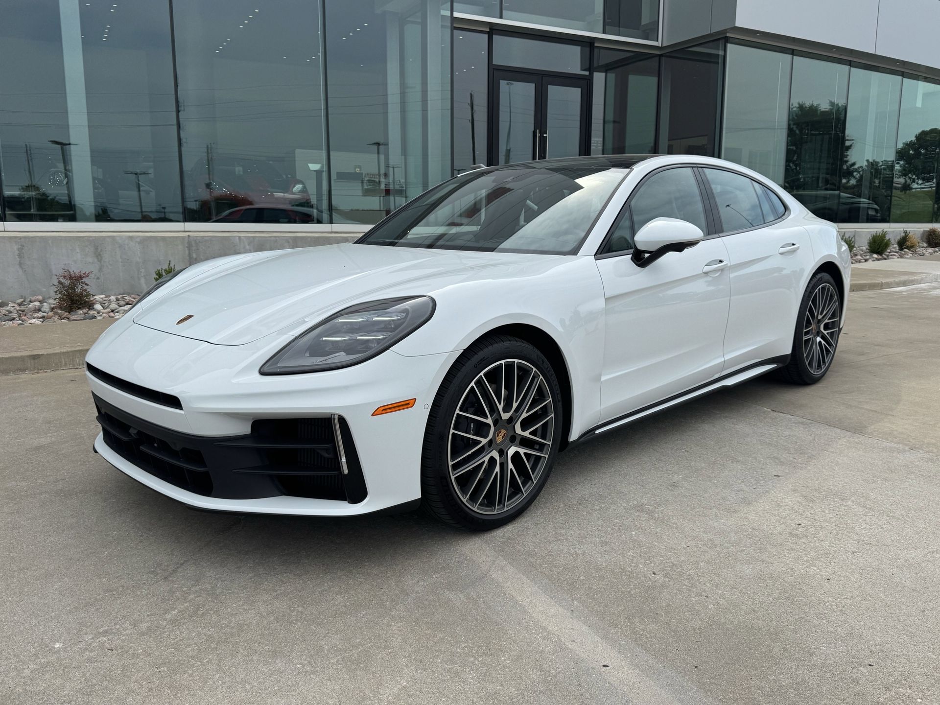 2025 Porsche Panamera 4 AWD