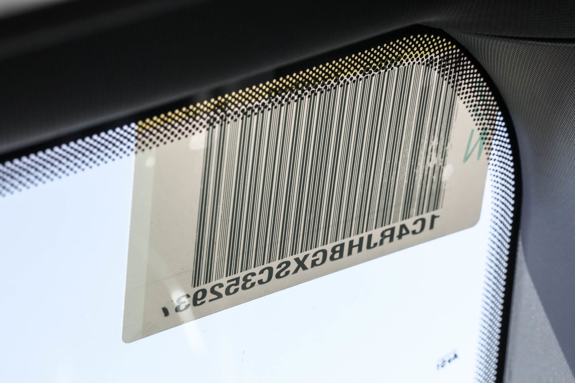 2025 JEEP GRAND CHEROKEE - Image 32