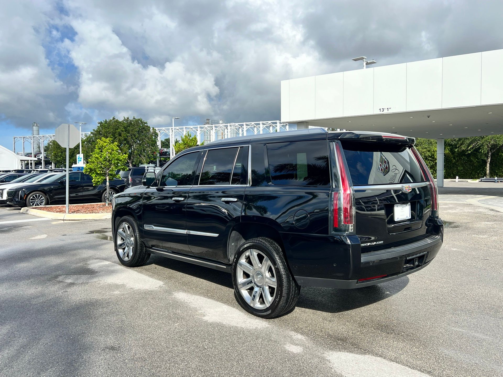 2018 Cadillac Escalade Premium Luxury 26