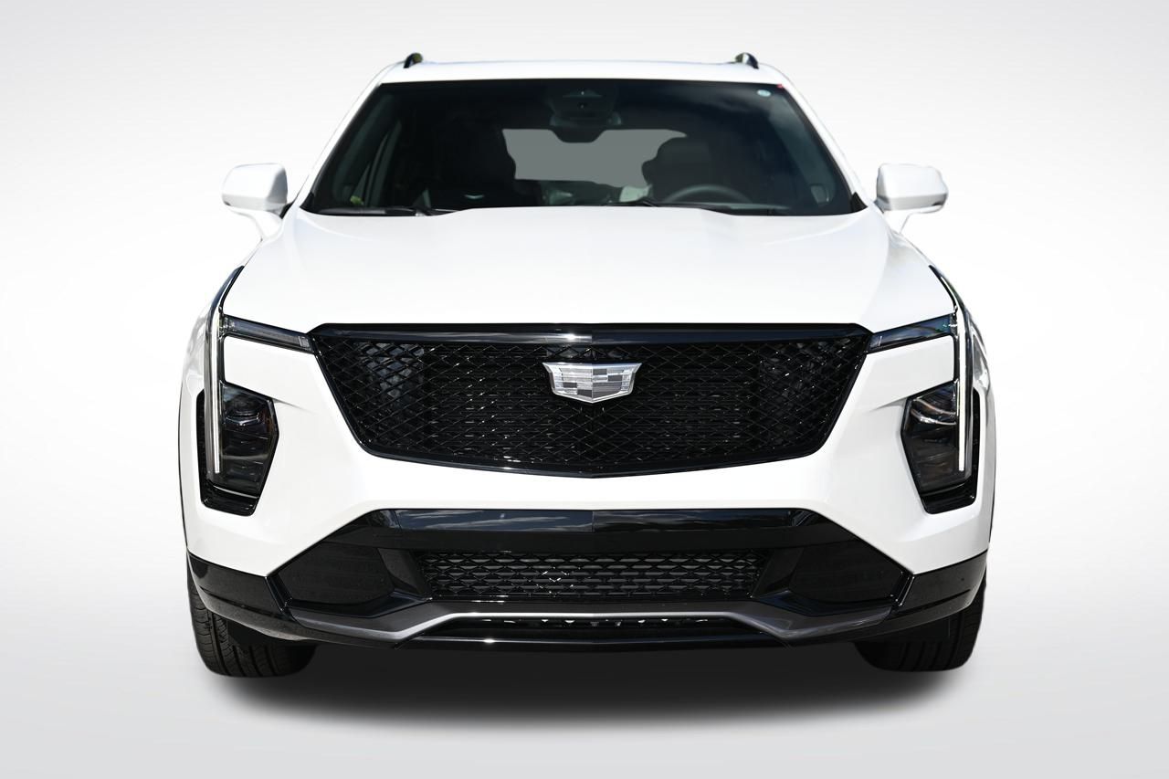 2024 Cadillac XT4 Sport 8