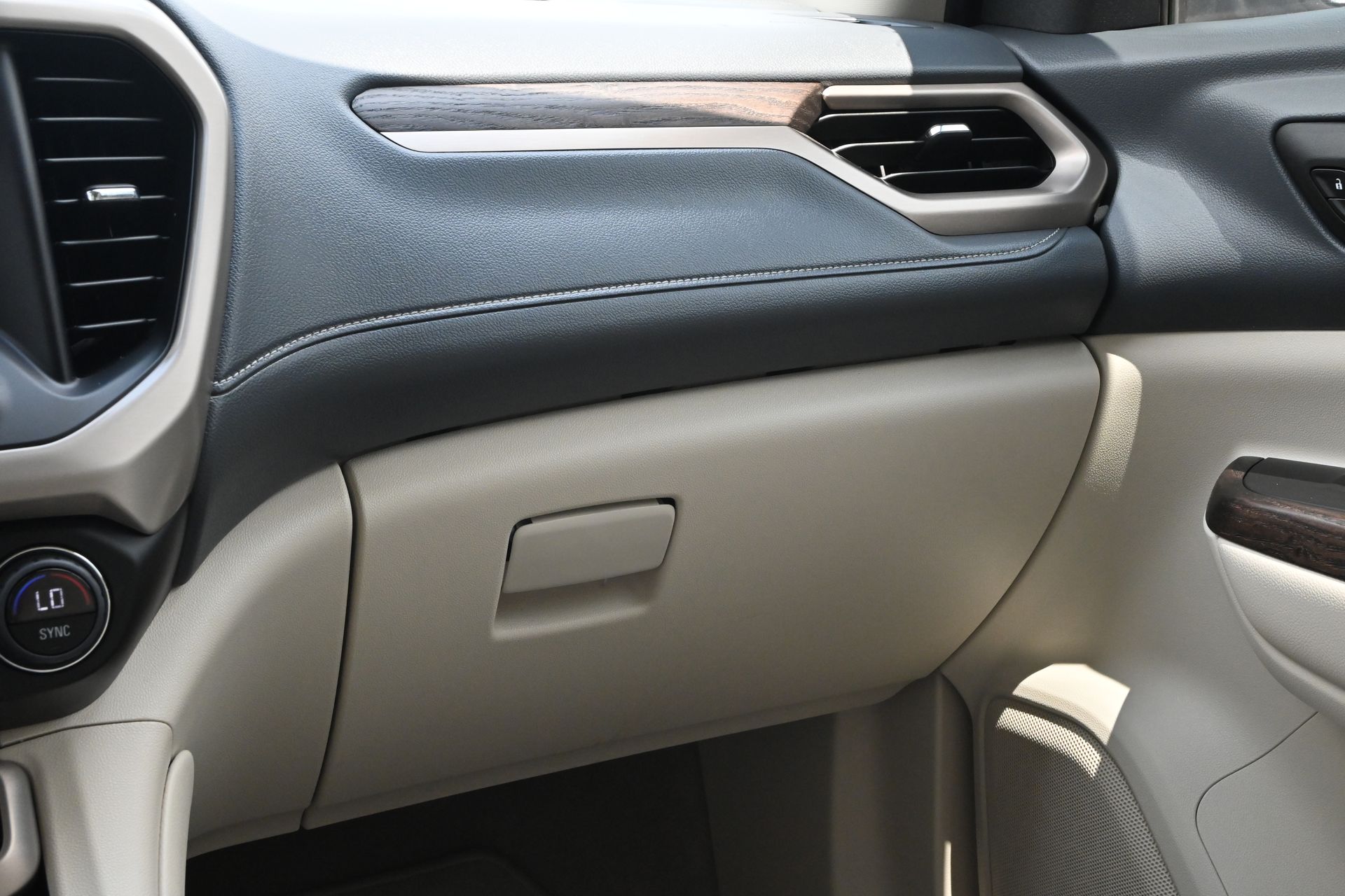 2023 GMC Acadia Denali - 8