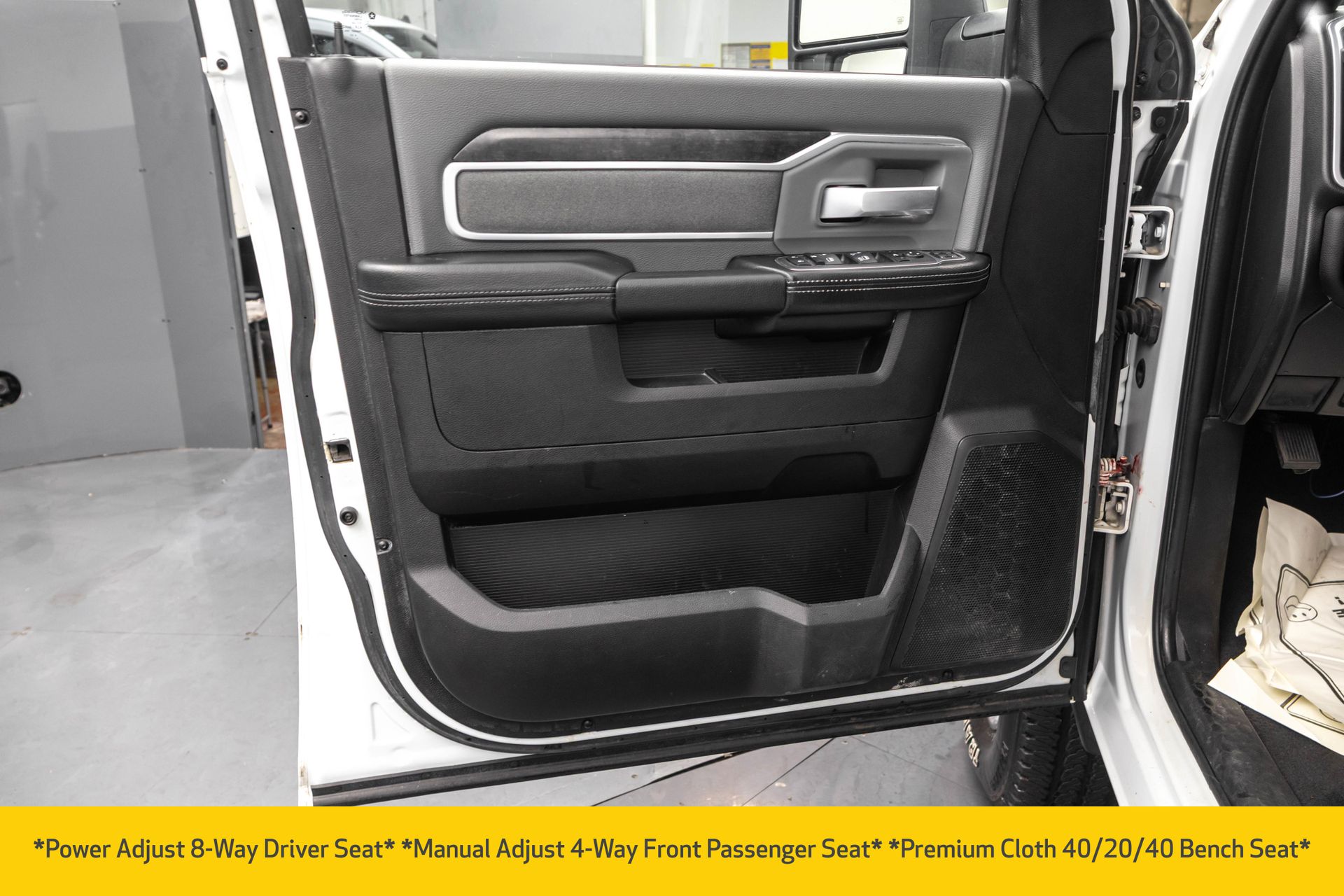 2023 RAM 3500 - Image 31