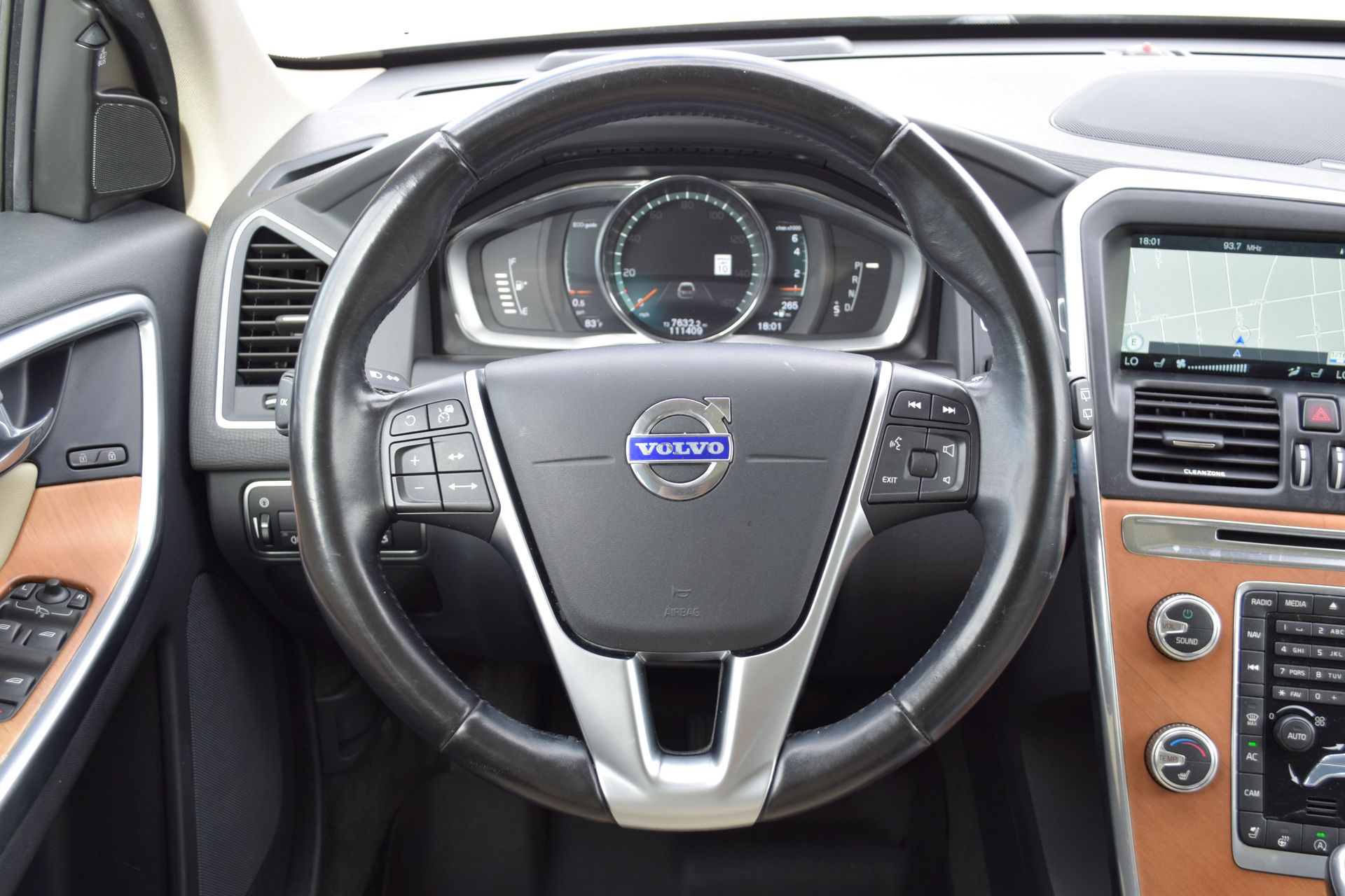 2017 Volvo XC60 T6 Inscription Gold at Gullo Toyota