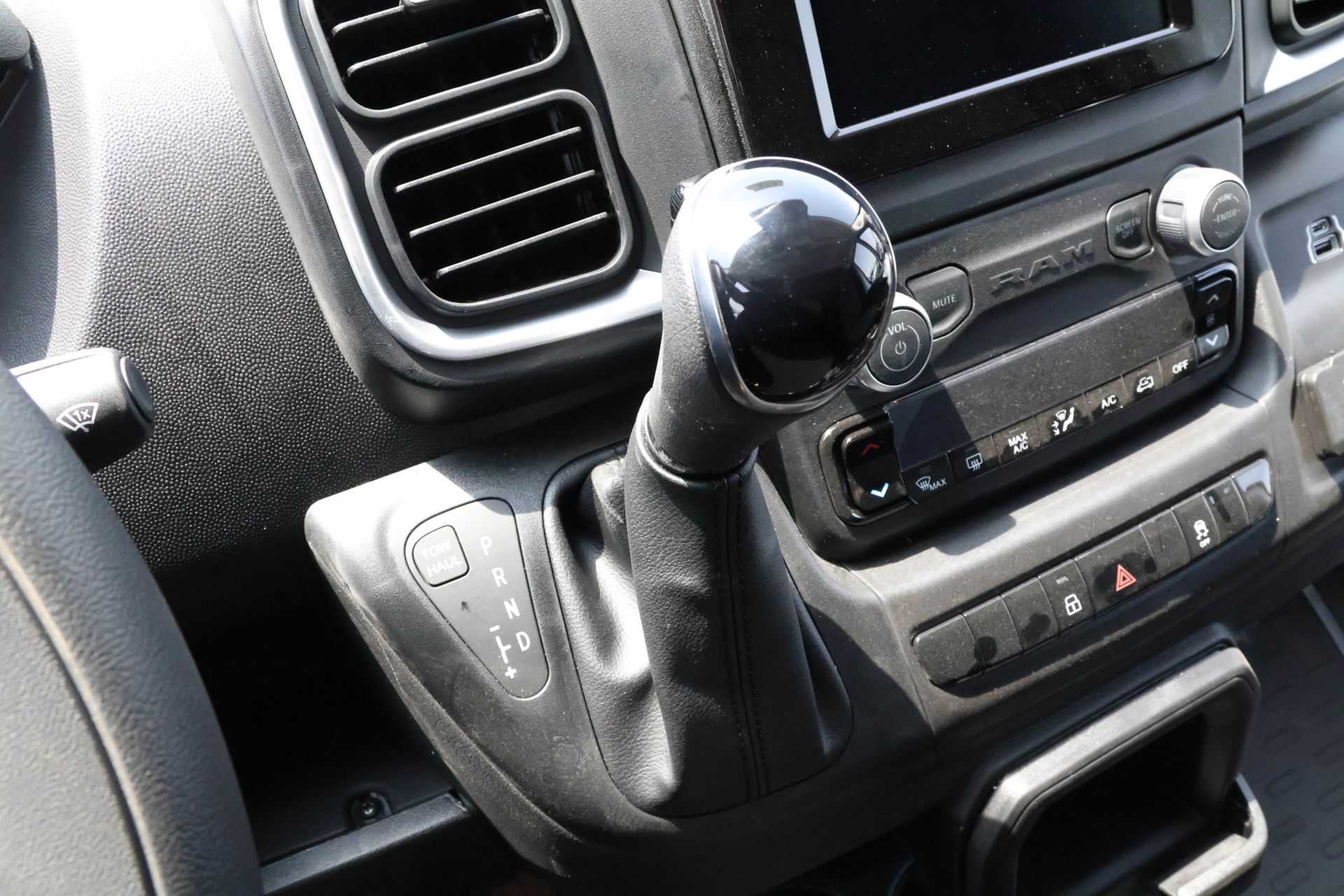 2025 RAM PROMASTER 2500 - Image 22