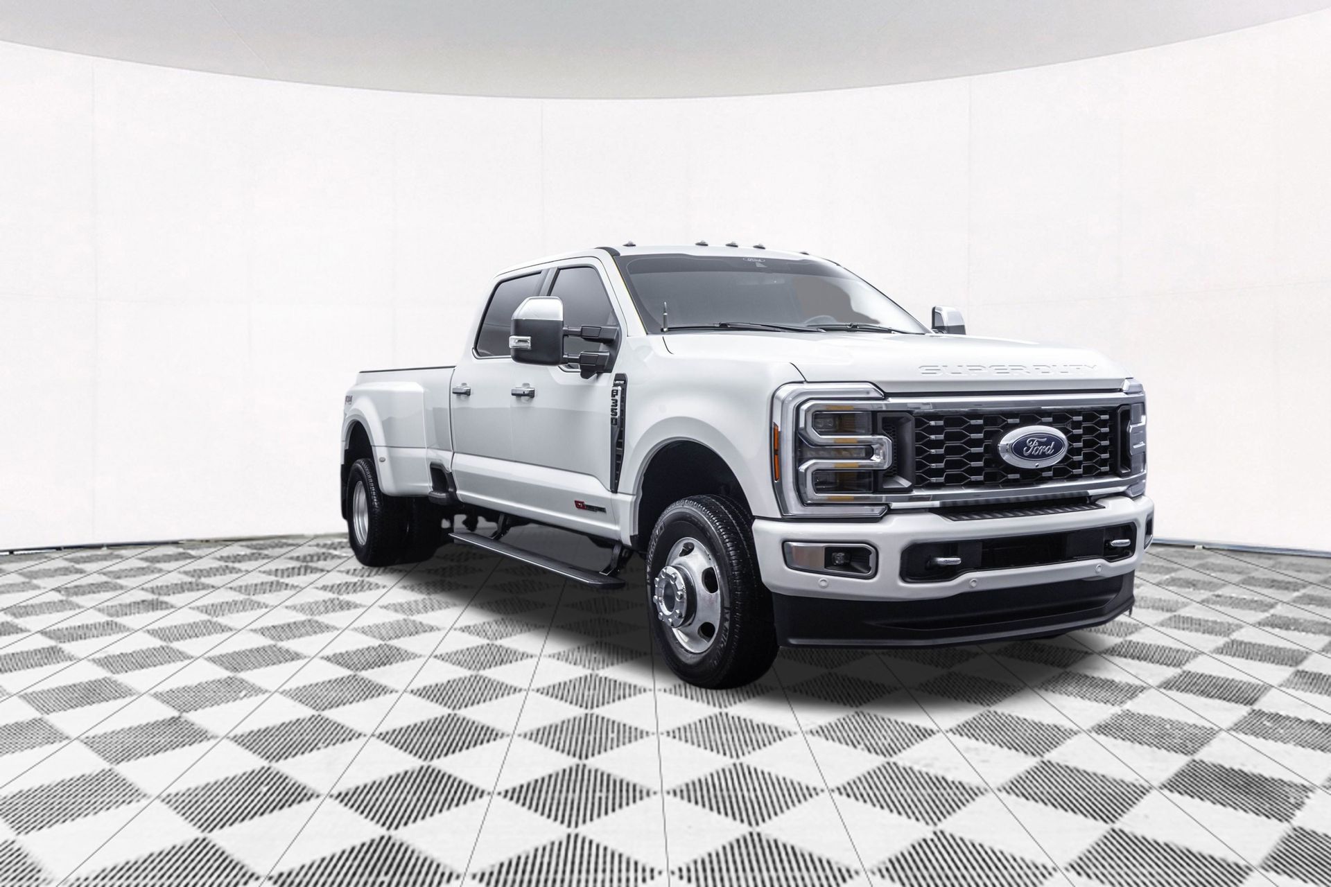 2024 FORD F-350 - Image 15