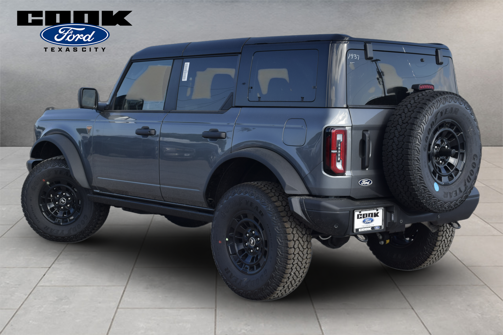 2026 Ford Bronco Badlands Gray at Cook Ford