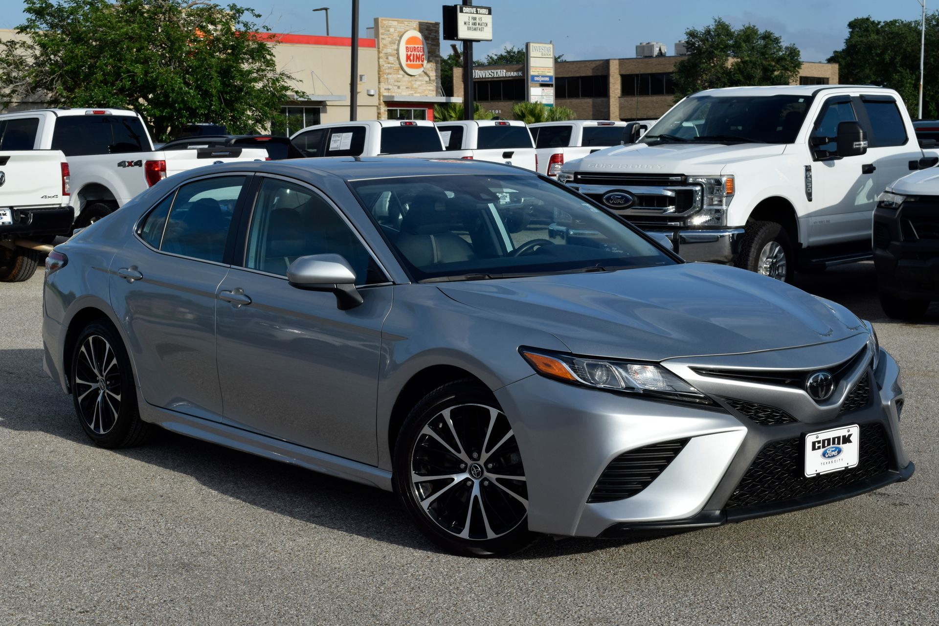 2019 Toyota Camry SE - 1