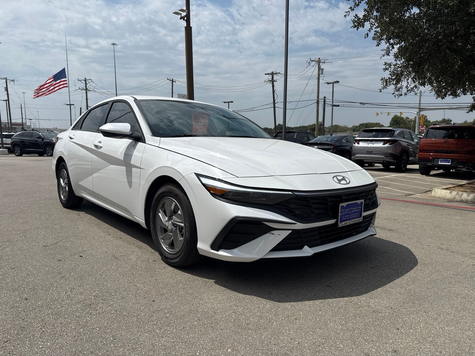 Serenity White 2025 Hyundai Elantra Sedan Front-Wheel Drive Continuously Variable Transmission