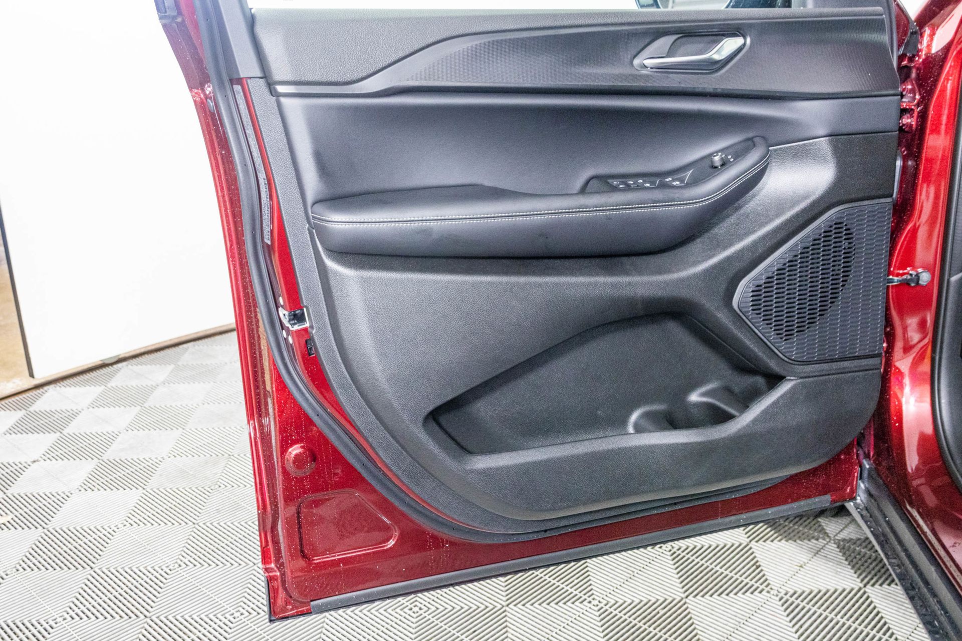 2025 JEEP GRAND CHEROKEE - Image 14