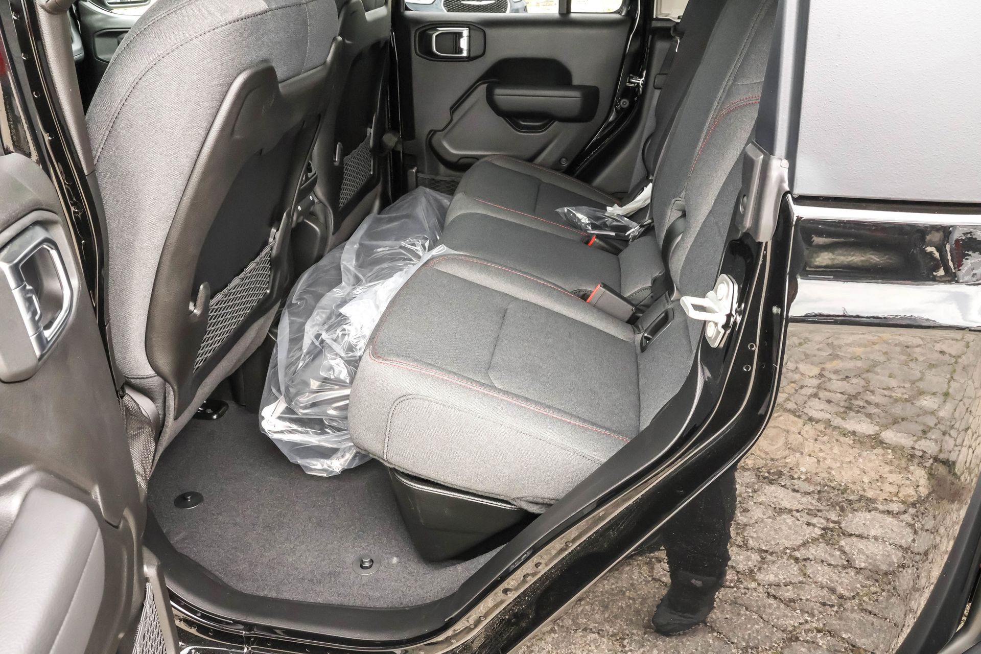 2025 JEEP GLADIATOR - Image 14