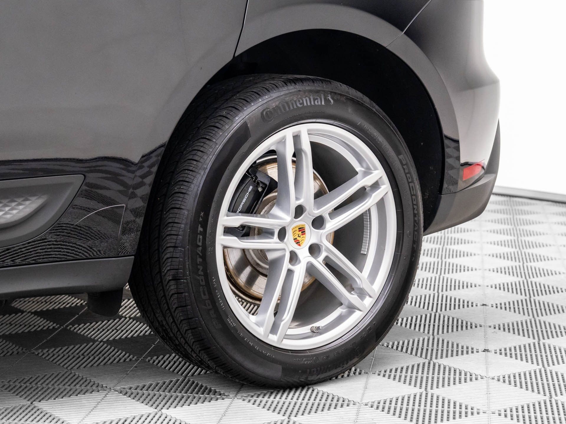 2024 Porsche Macan  photo