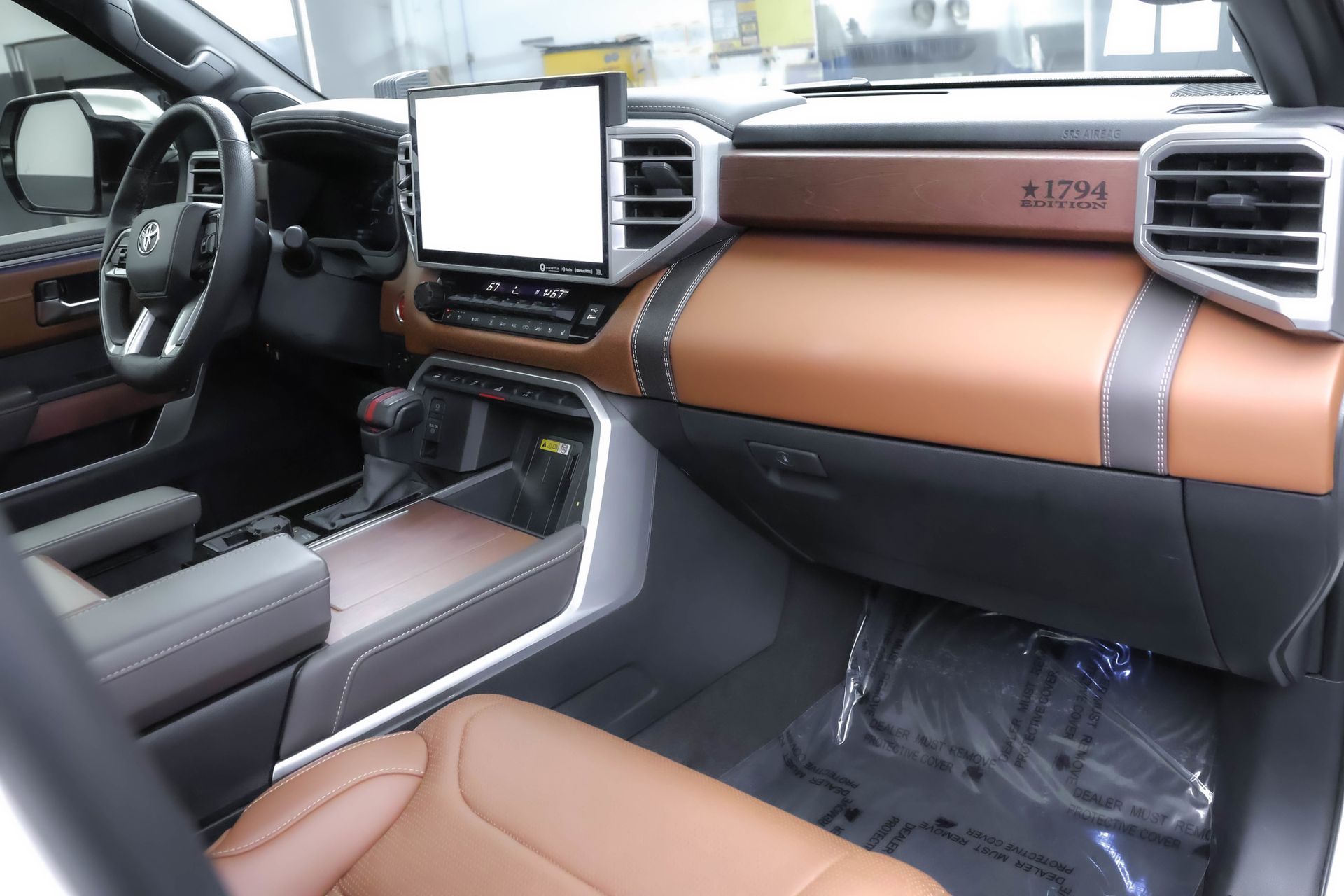 2023 TOYOTA TUNDRA - Image 32