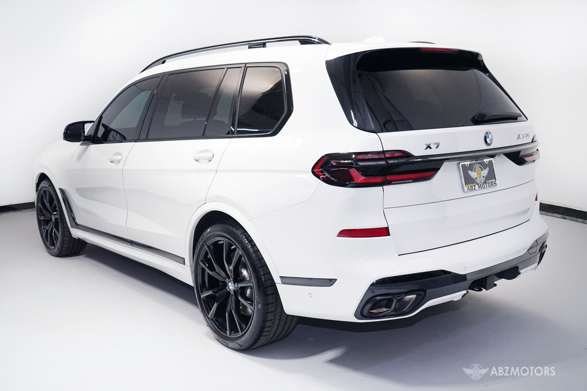 View vehicle photo 6