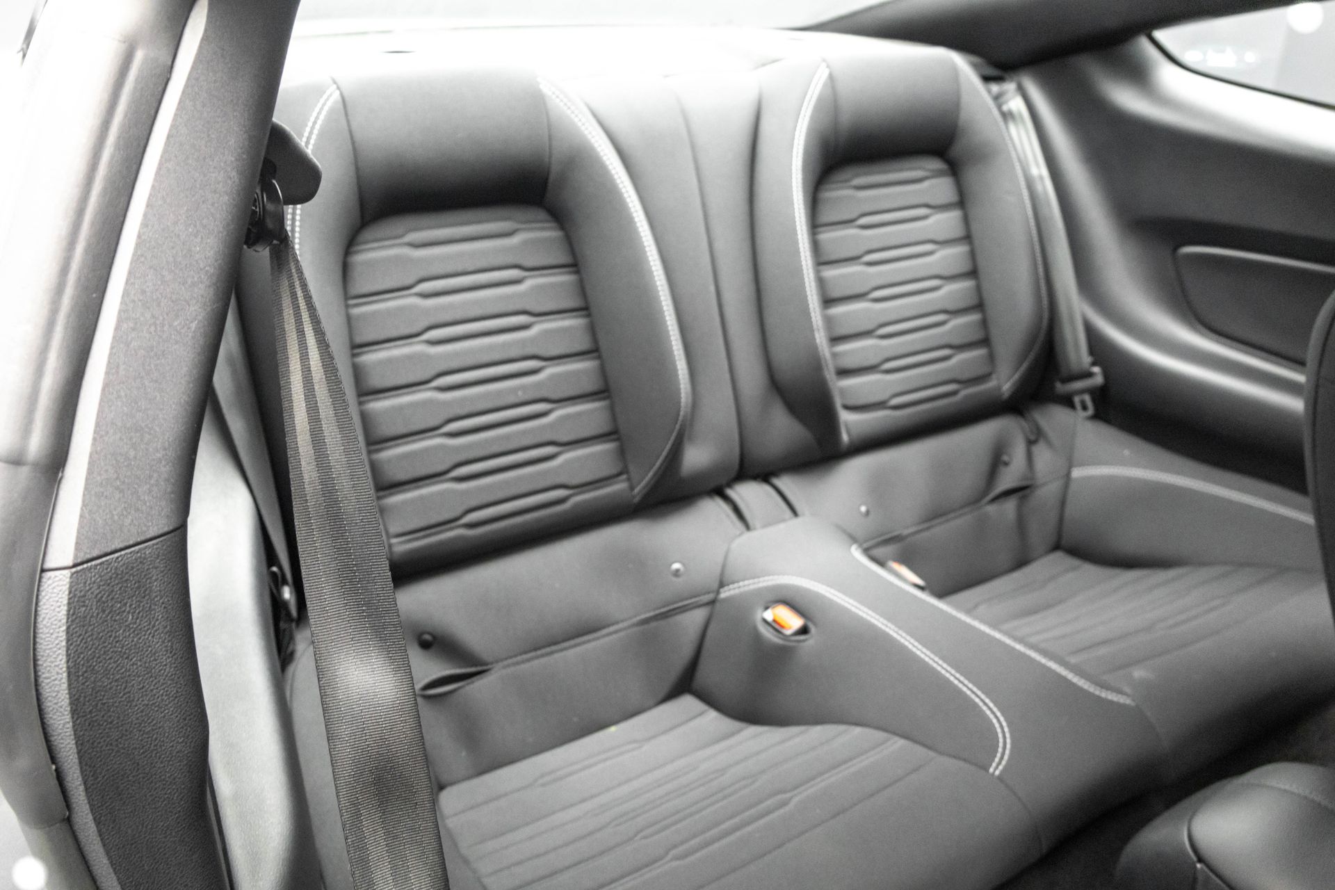 2022 FORD MUSTANG - Image 32