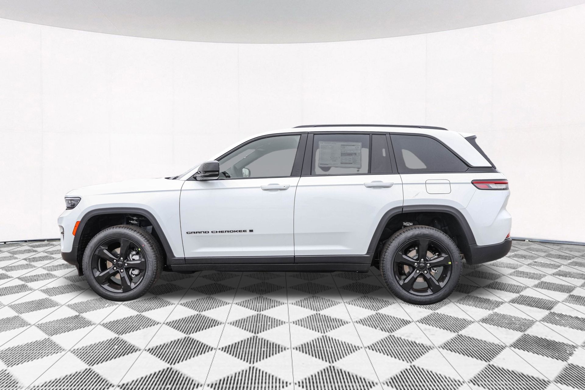 2025 JEEP GRAND CHEROKEE - Image 9