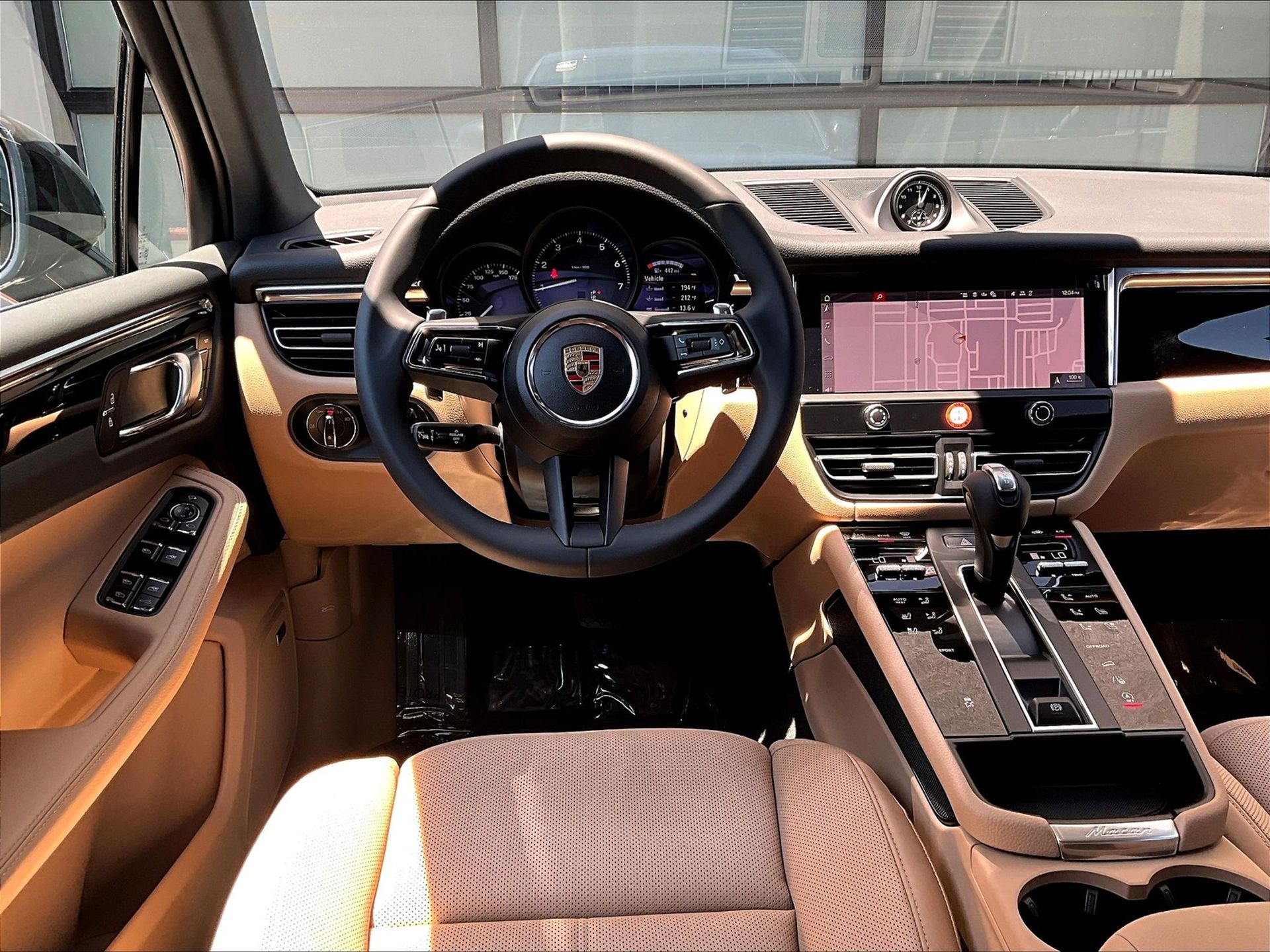 2025 Macan picture #14