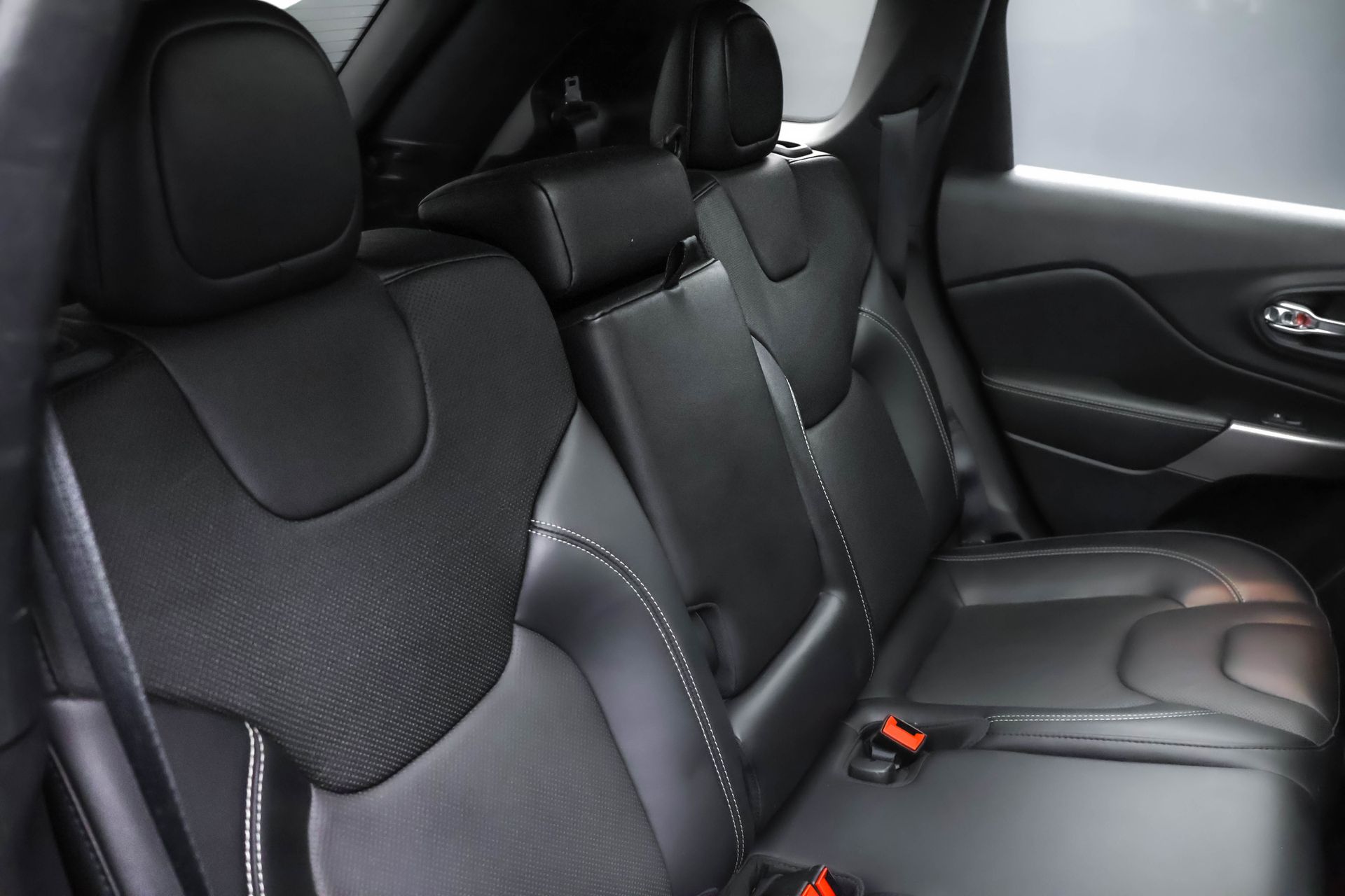 2021 JEEP CHEROKEE - Image 38