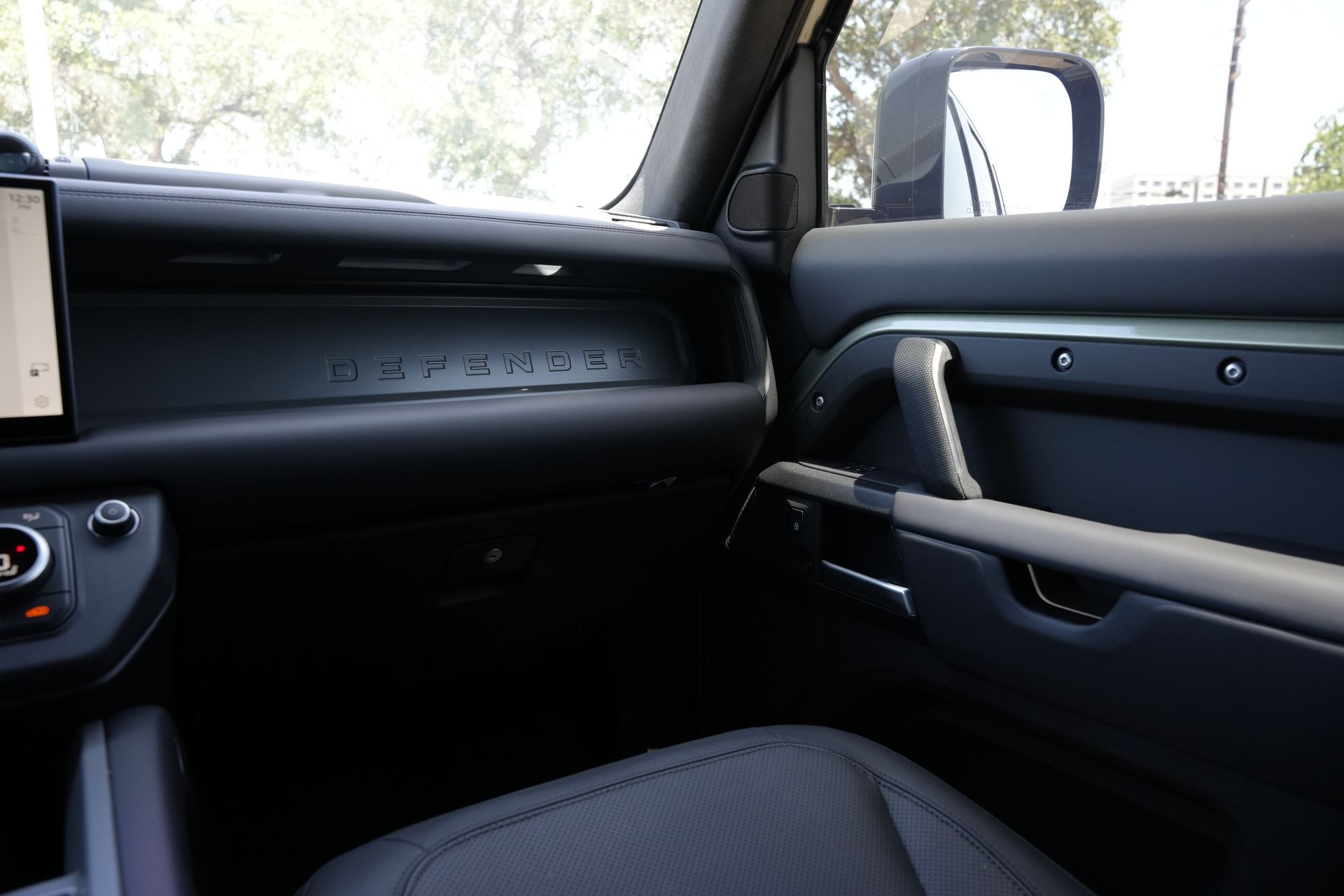 2025 Land Rover Defender 110 X - 8