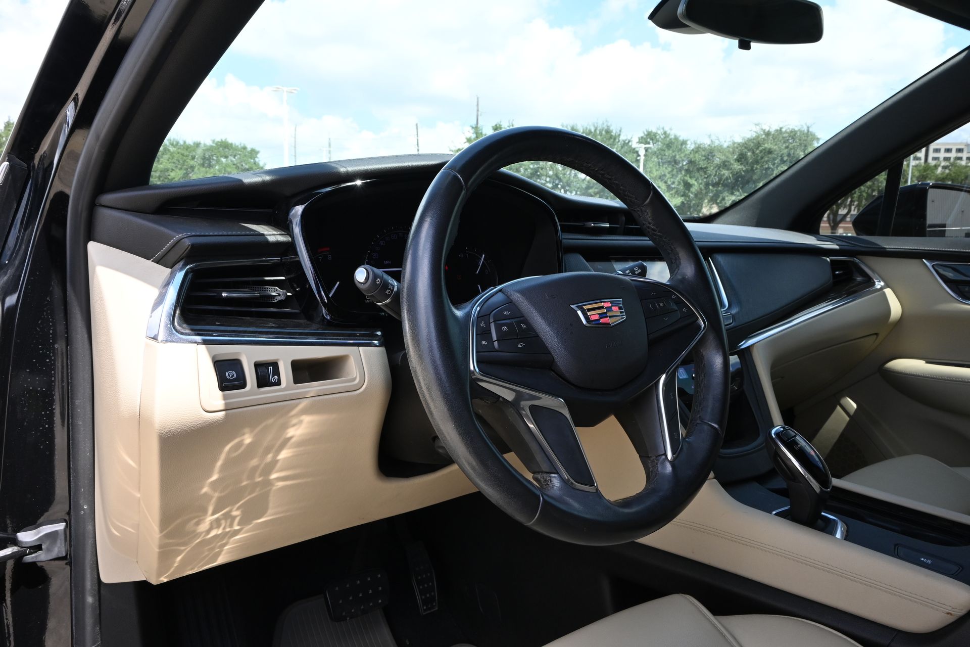 2019 Cadillac XT5 Base Black at DeMontrond Ford