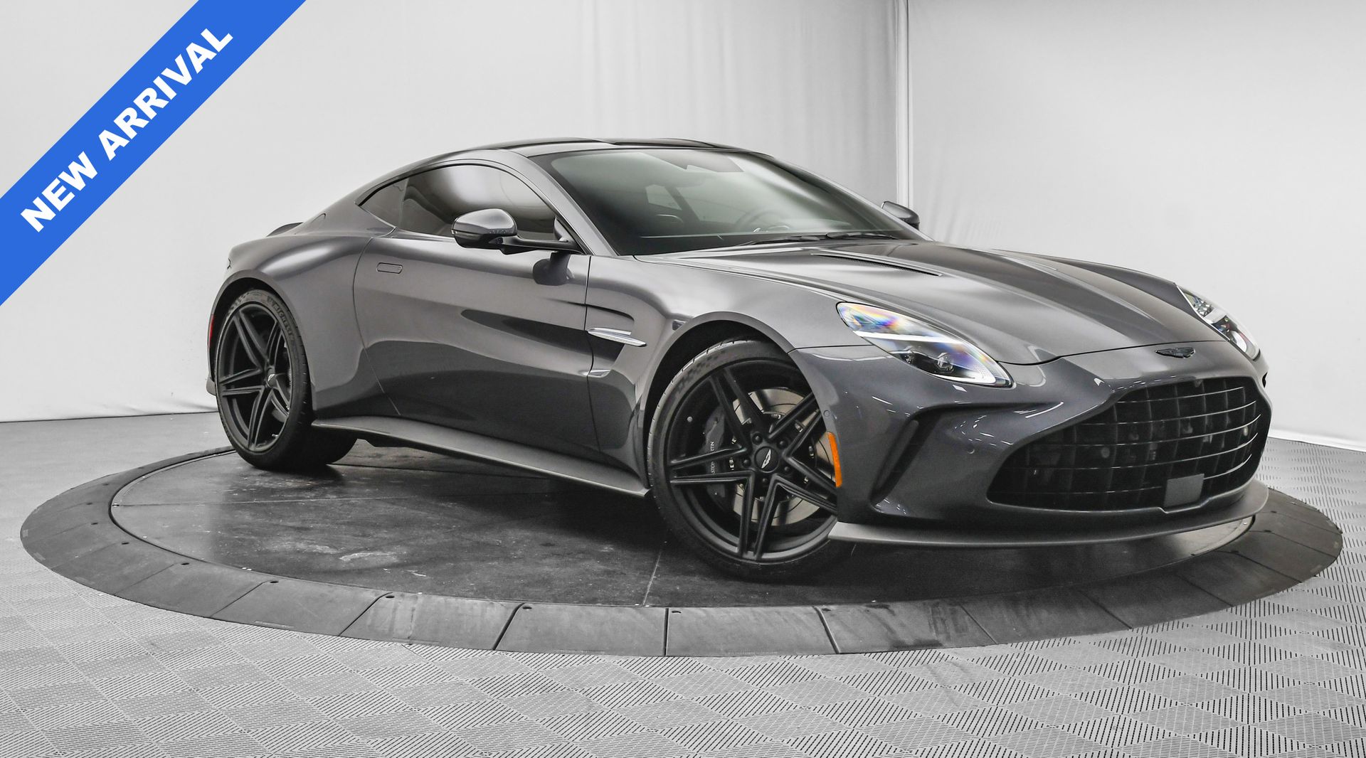 2025 Aston Martin Vantage Base