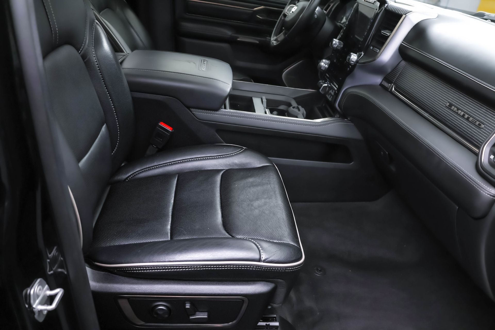 2021 RAM 1500 - Image 41