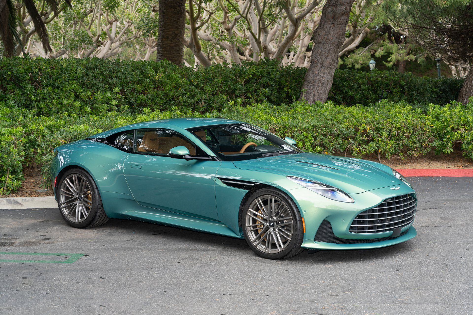 /2024 Aston-Martin DB12