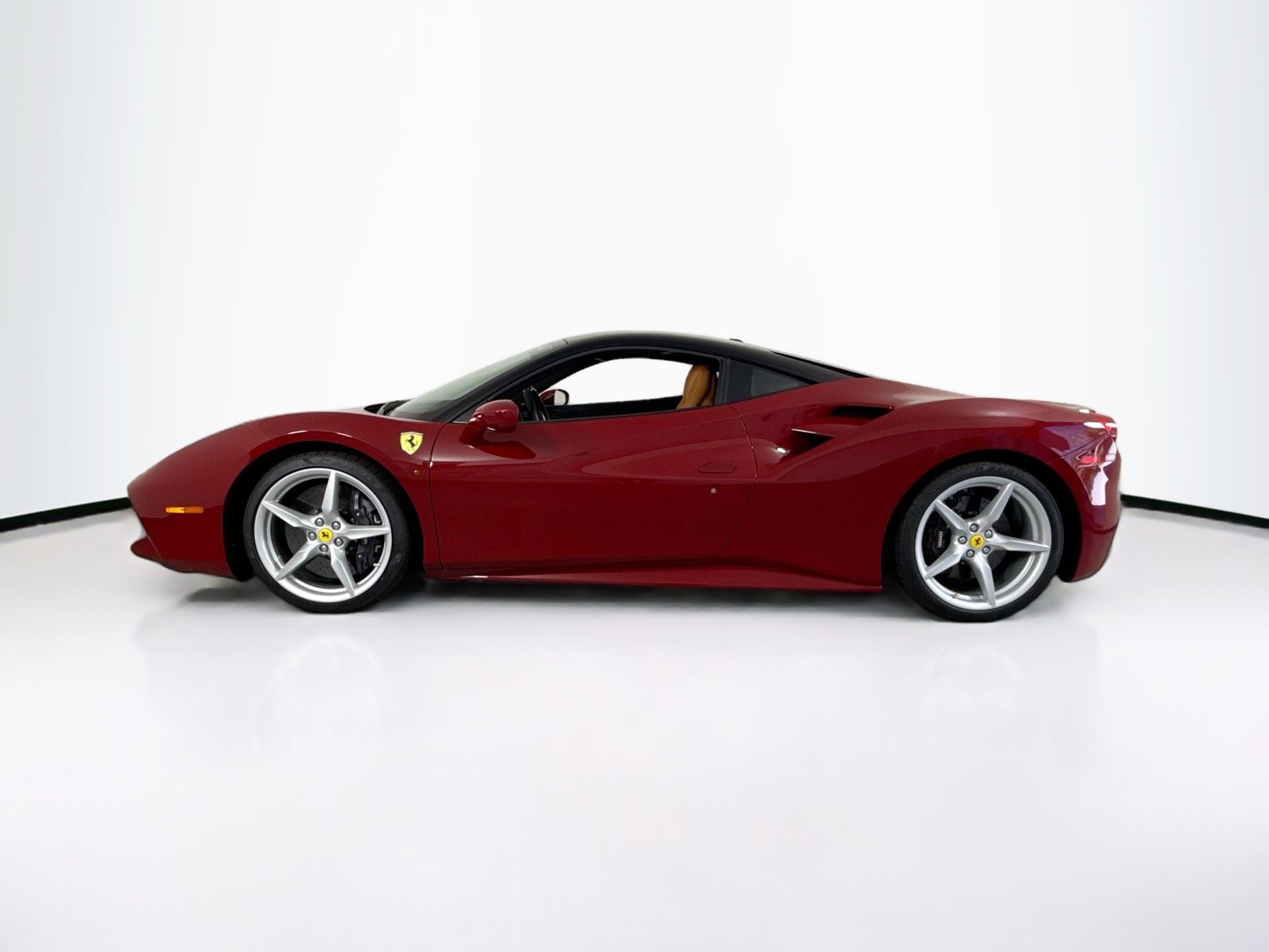 Certified Used 2019 Rosso Mugello Ferrari Base image 4
