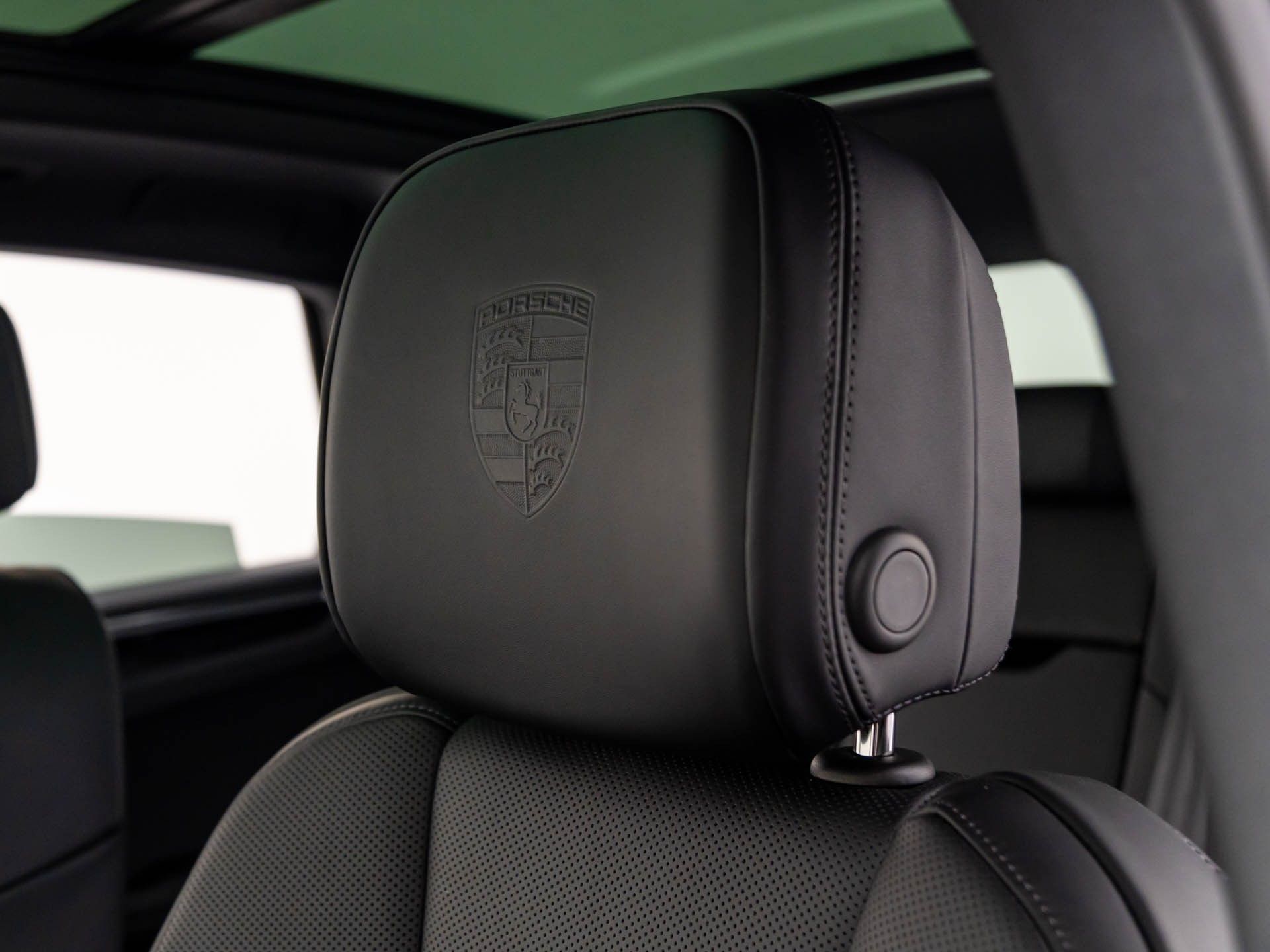 2024 Porsche Macan  photo