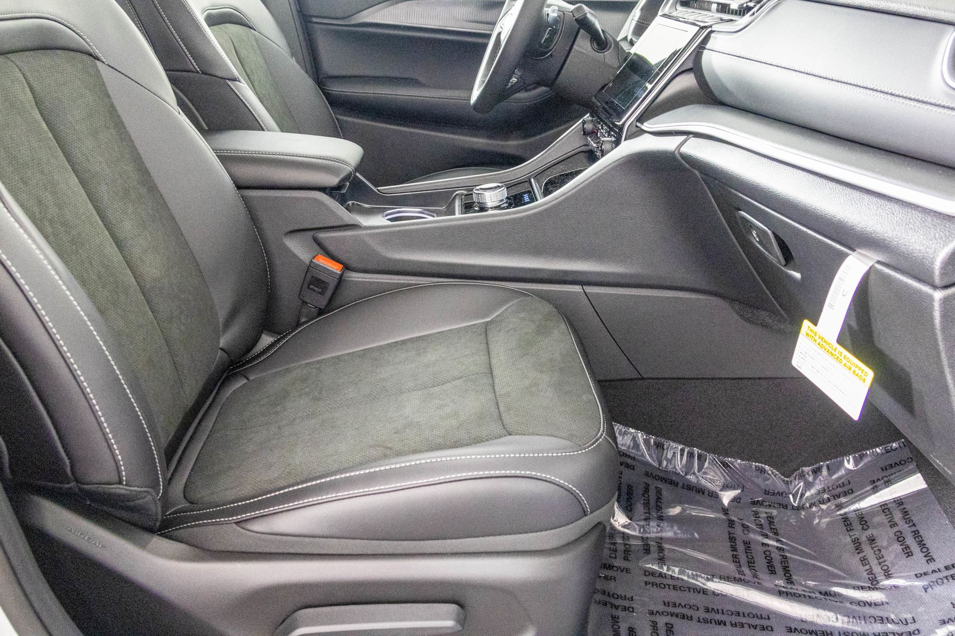 2025 JEEP GRAND CHEROKEE - Image 34