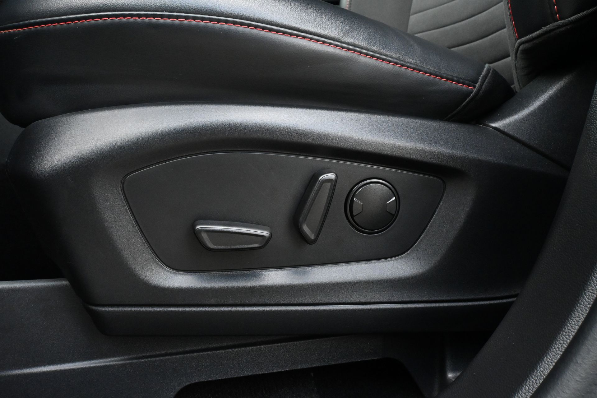 2025 Ford Explorer ST-Line Gray at Baytown Hyundai