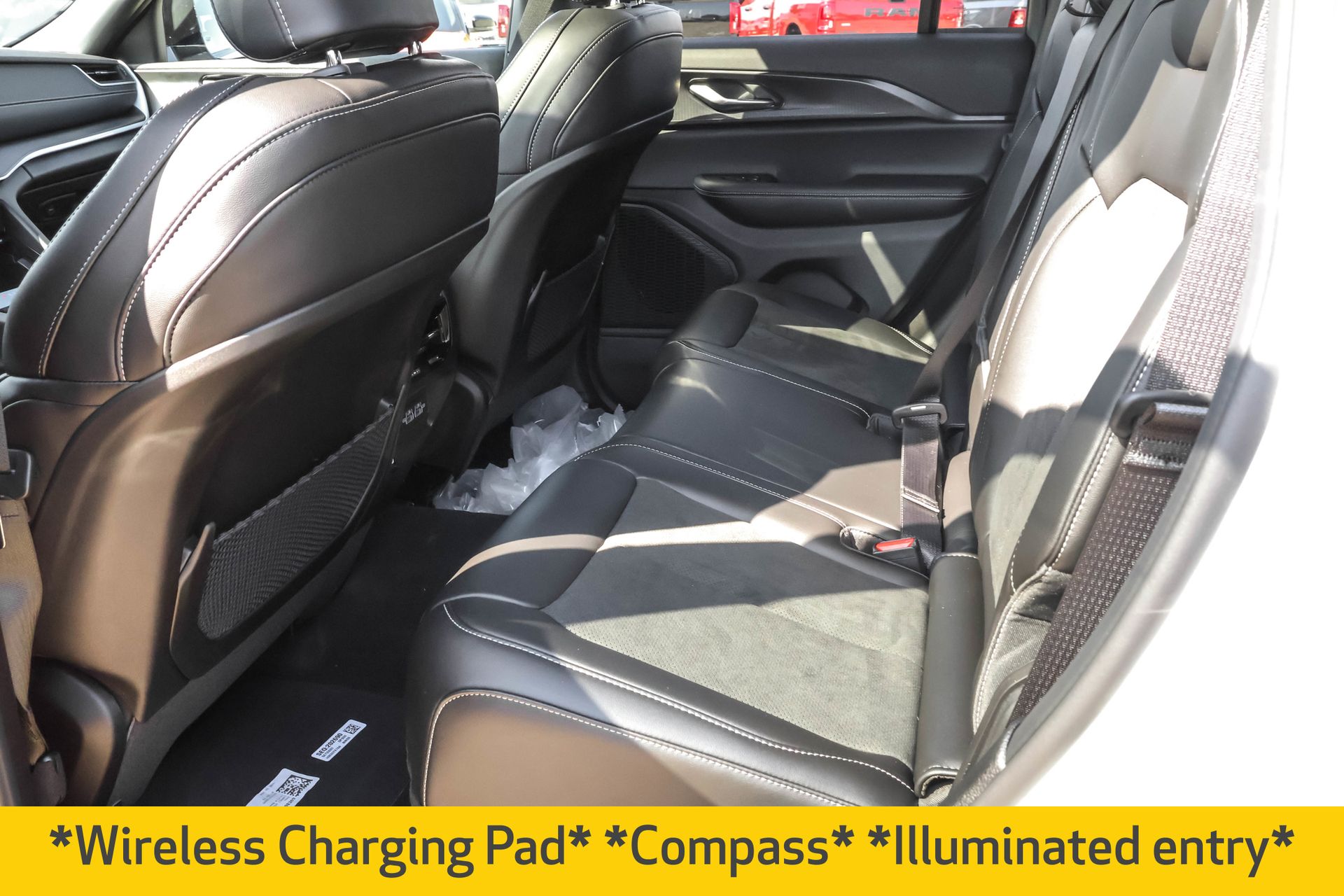 2025 JEEP GRAND CHEROKEE - Image 15