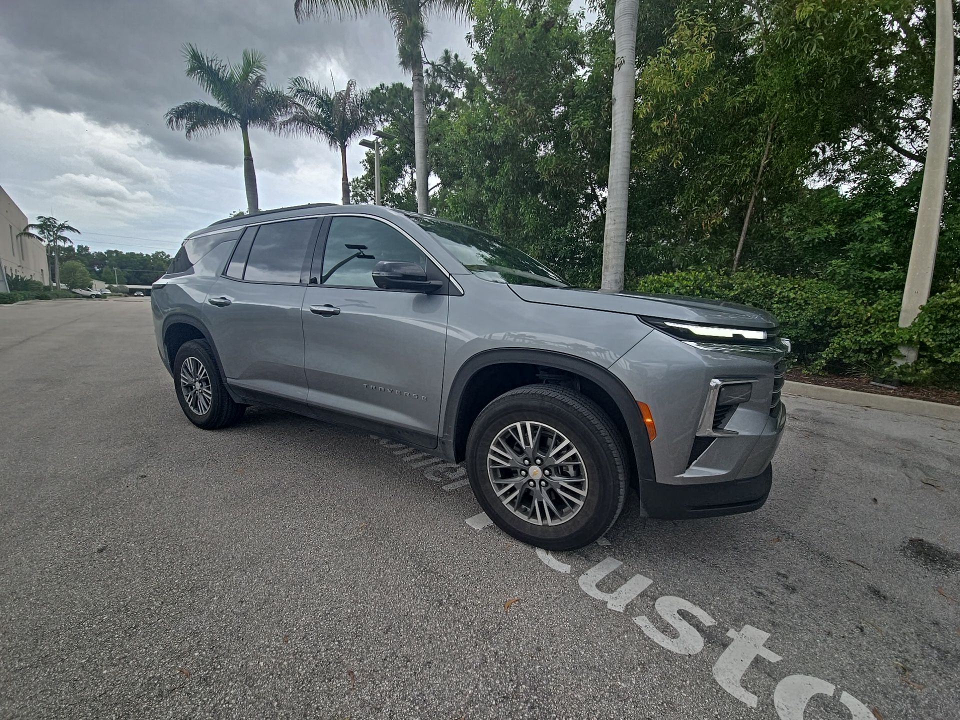 2024 Chevrolet Traverse FWD LT's photo