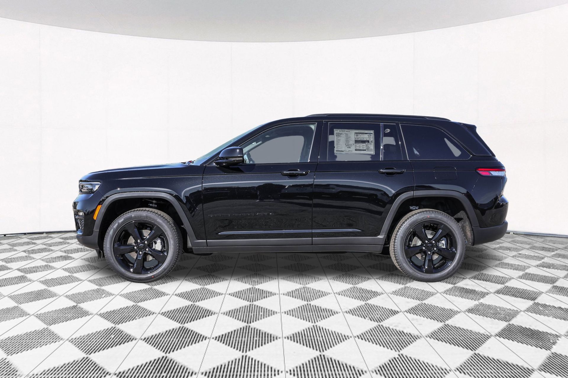 2025 JEEP GRAND CHEROKEE - Image 8