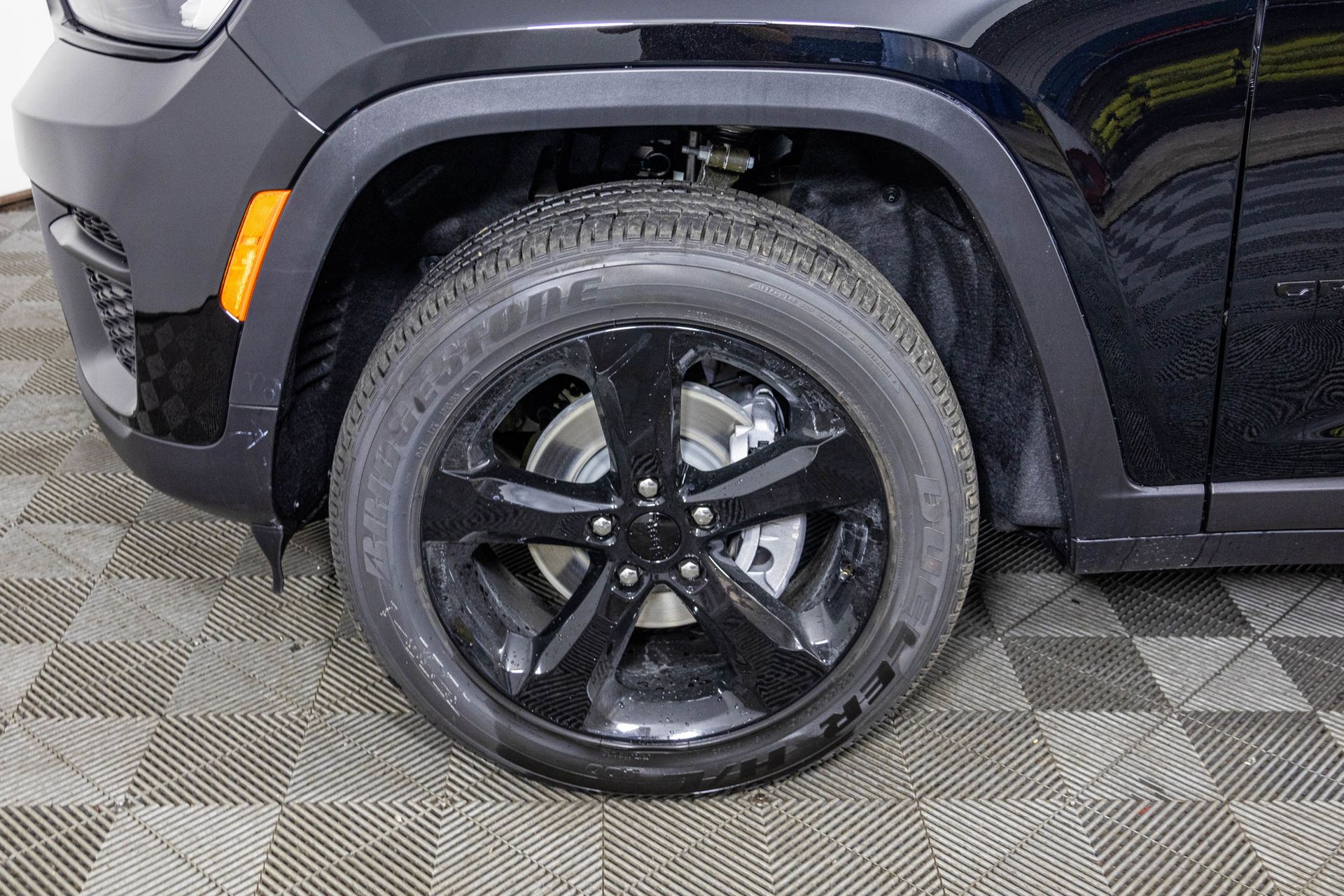 2025 JEEP GRAND CHEROKEE - Image 17