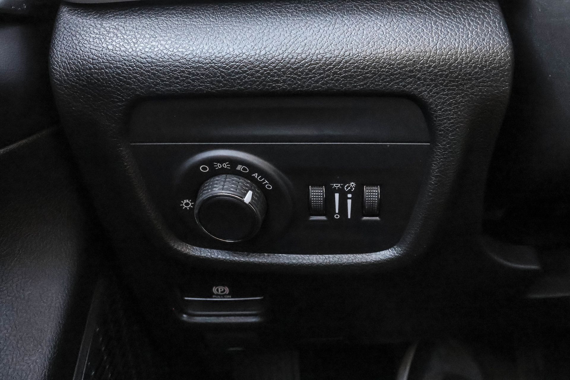 2025 JEEP GRAND CHEROKEE - Image 28