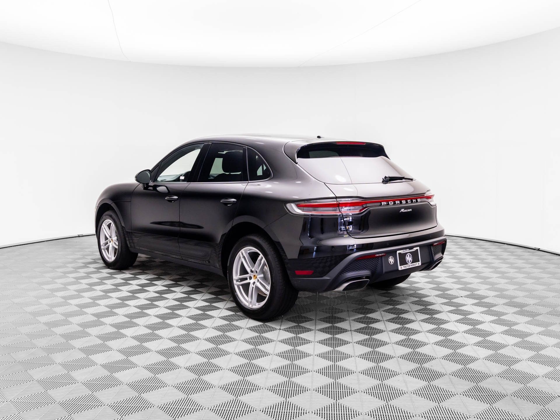 2024 Porsche Macan  photo