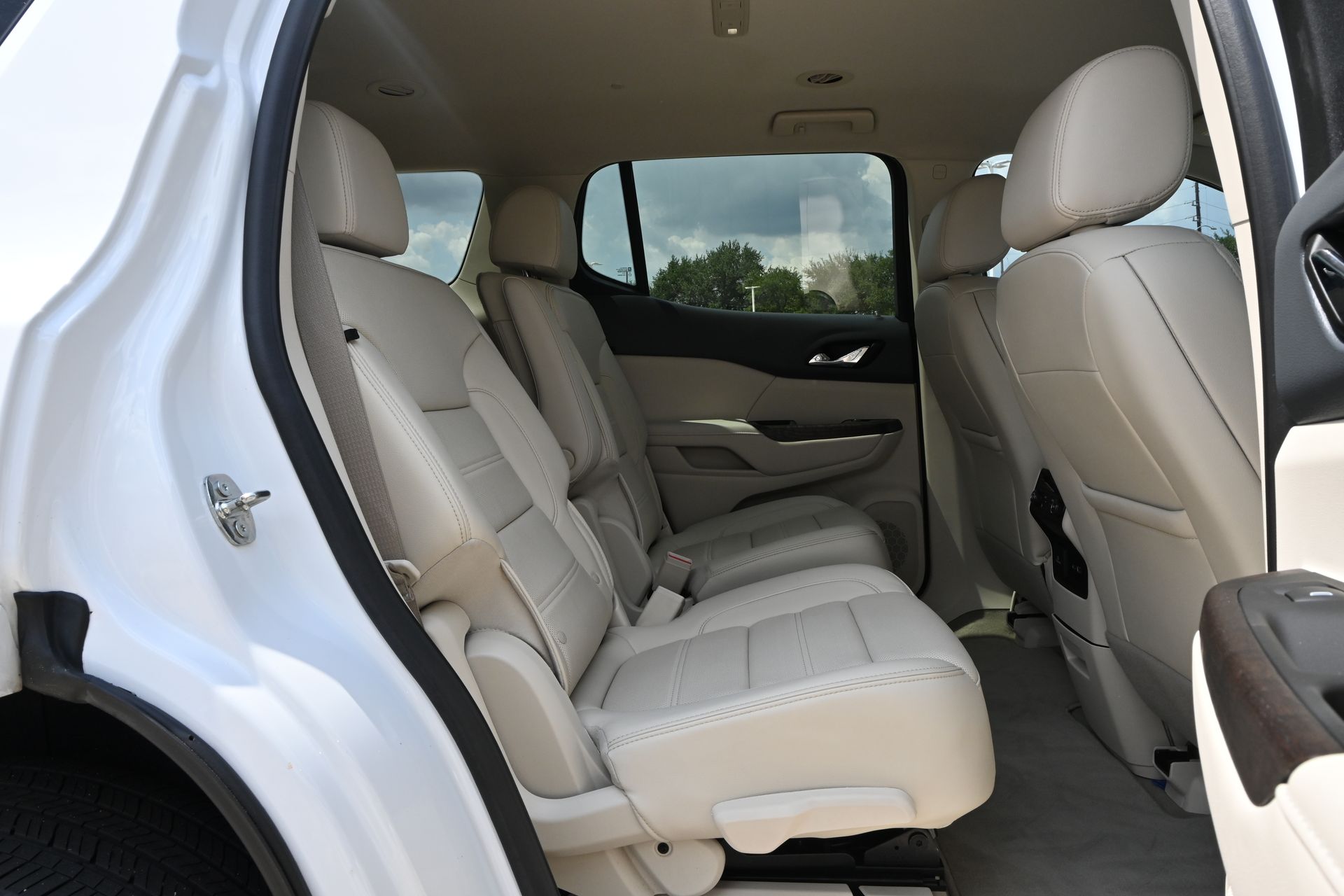 2023 GMC Acadia Denali White at Bayway Cadillac of The Woodlands