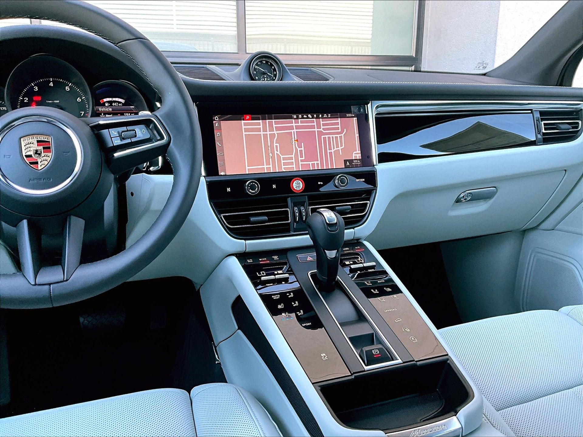 2025 Macan picture #14