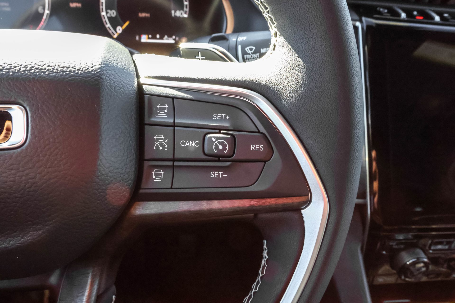 2025 JEEP GRAND CHEROKEE L - Image 27