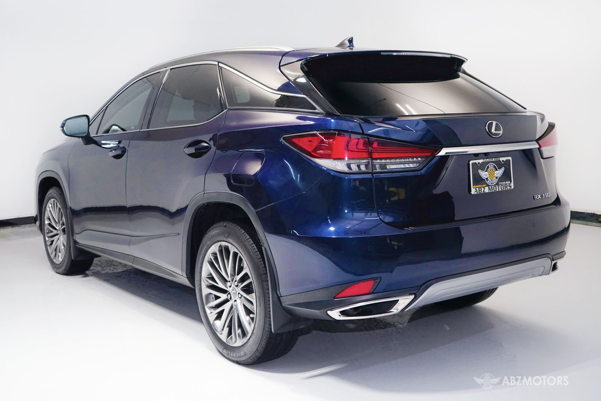 View vehicle photo 7