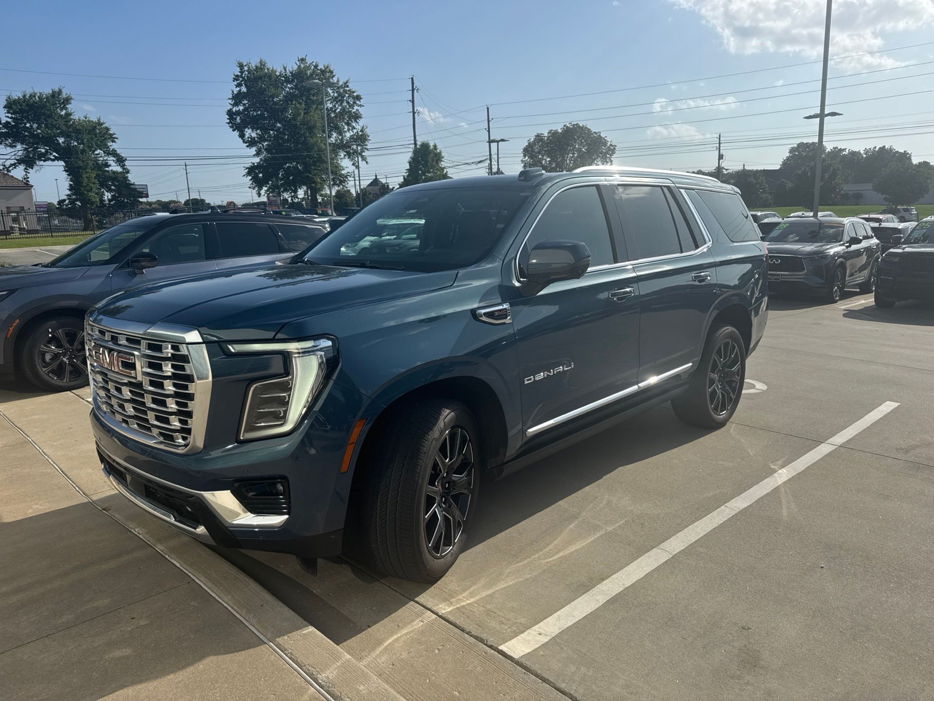 Downpour Metallic 2025 GMC Yukon SUV / Crossover Four-Wheel Drive