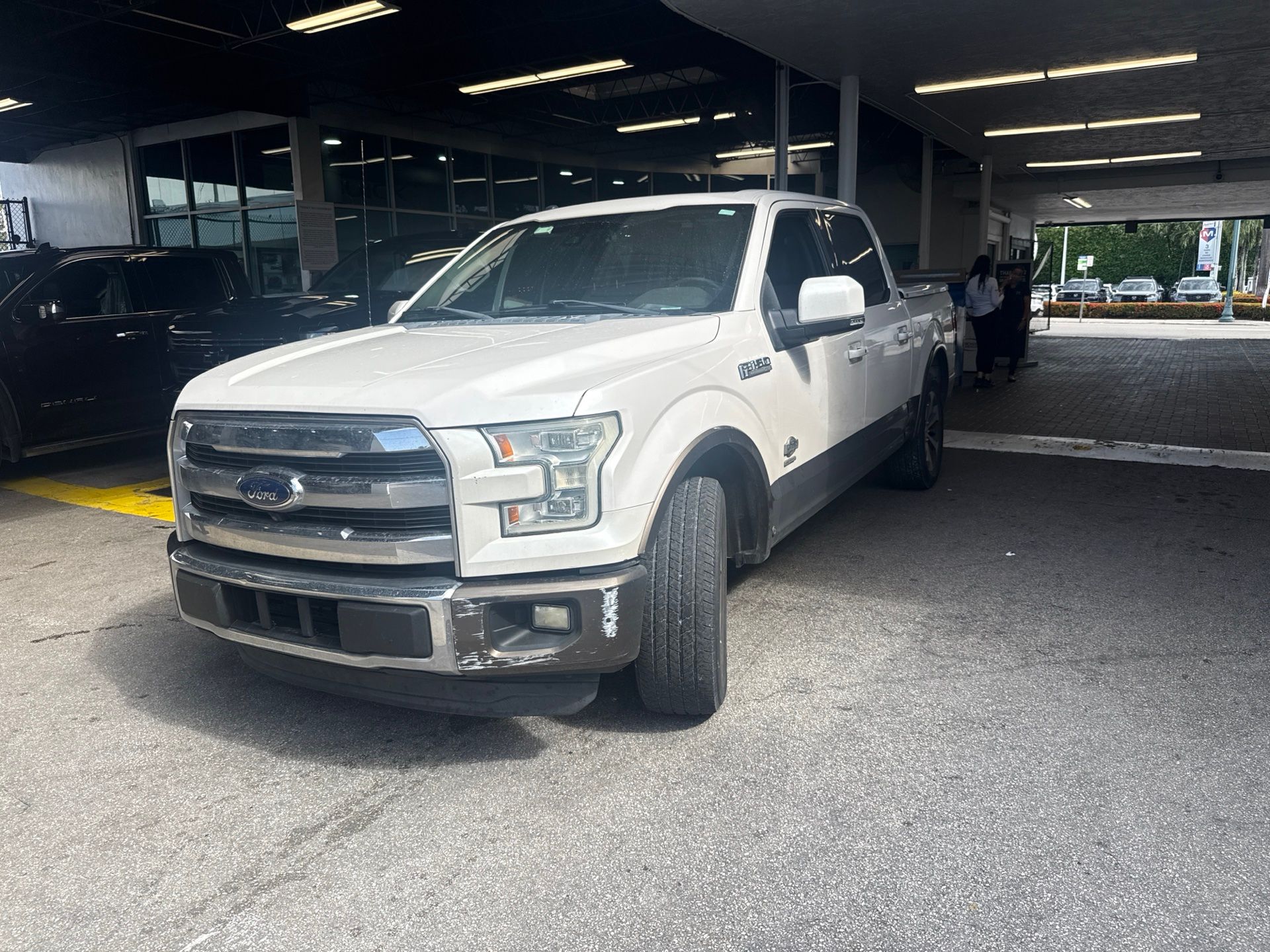 White Platinum Metallic Tri-Coat 2015 Ford F-150 Pickup Truck 4X2 6-Speed Automatic